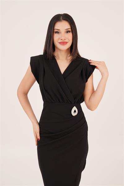 Kruvaze Yaka Kısa Kollu Broş Detaylı Siyah Elbise