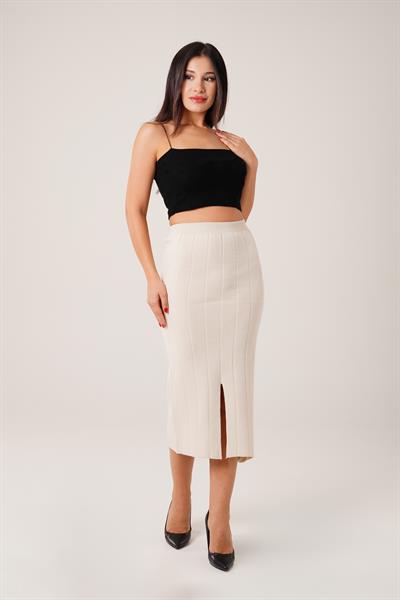Önü Kısa Yırtmalı Triko Bej Midi Etek