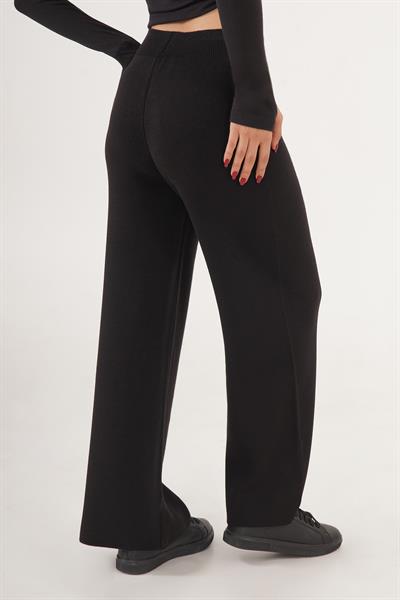 Beli Yükse Bol Paça Siyah Triko Pantolon