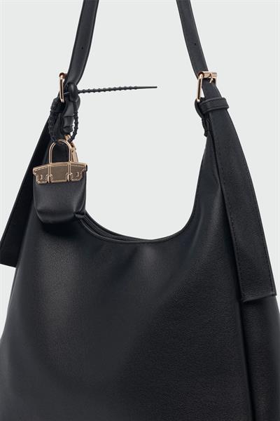 Charmlı Salaş Omuz Çantası Siyah