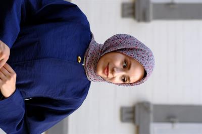 Çiçek Desenli Bürümcük Eşarp Gri 