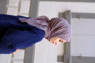 Çiçek Desenli Bürümcük Eşarp Gri 