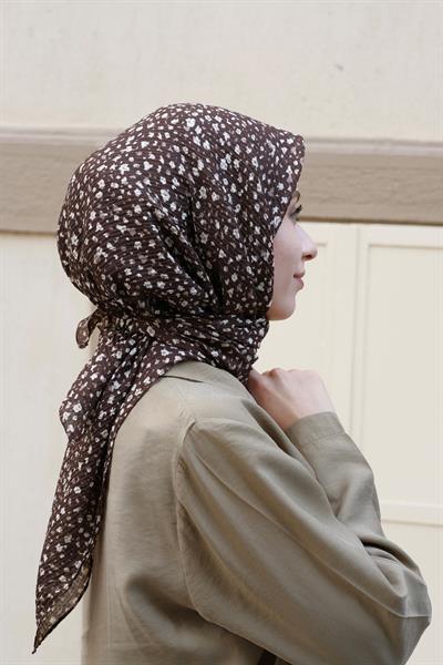 Çiçek Desenli Bürümcük Eşarp Kahverengi