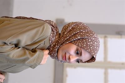 Çiçek Desenli Bürümcük Eşarp Koyu Vizon