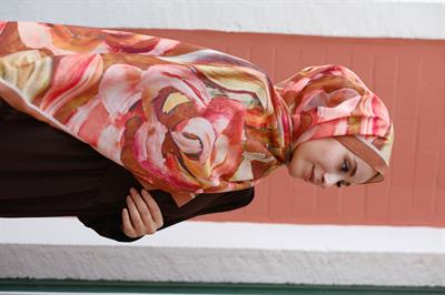 Gül Desenli Şal Sütlü Kahve