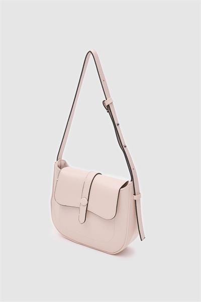 Kapaklı Oval Baget Çanta Krem