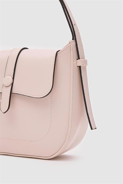 Kapaklı Oval Baget Çanta Krem