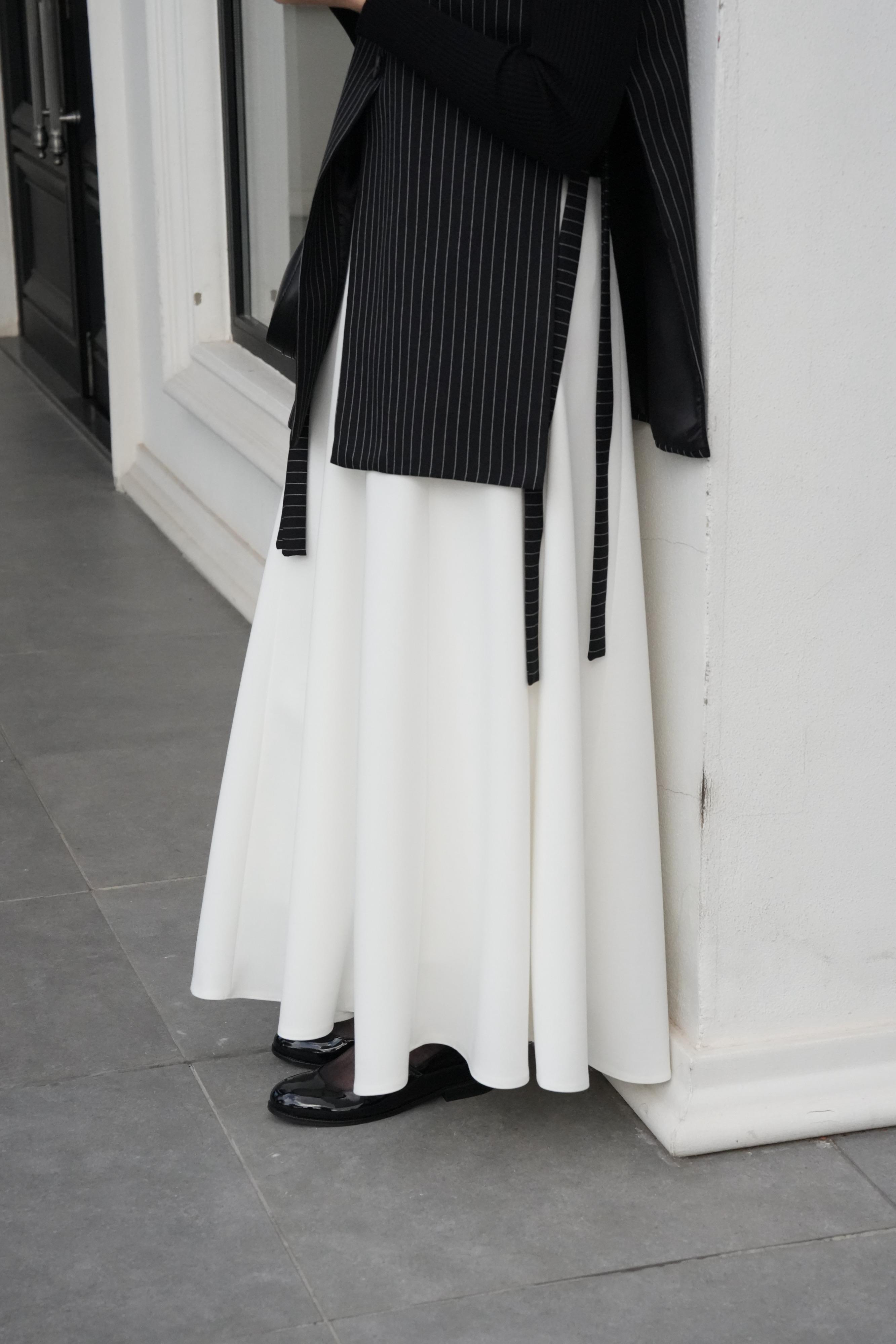 Parçalı Etek Kırık Beyaz