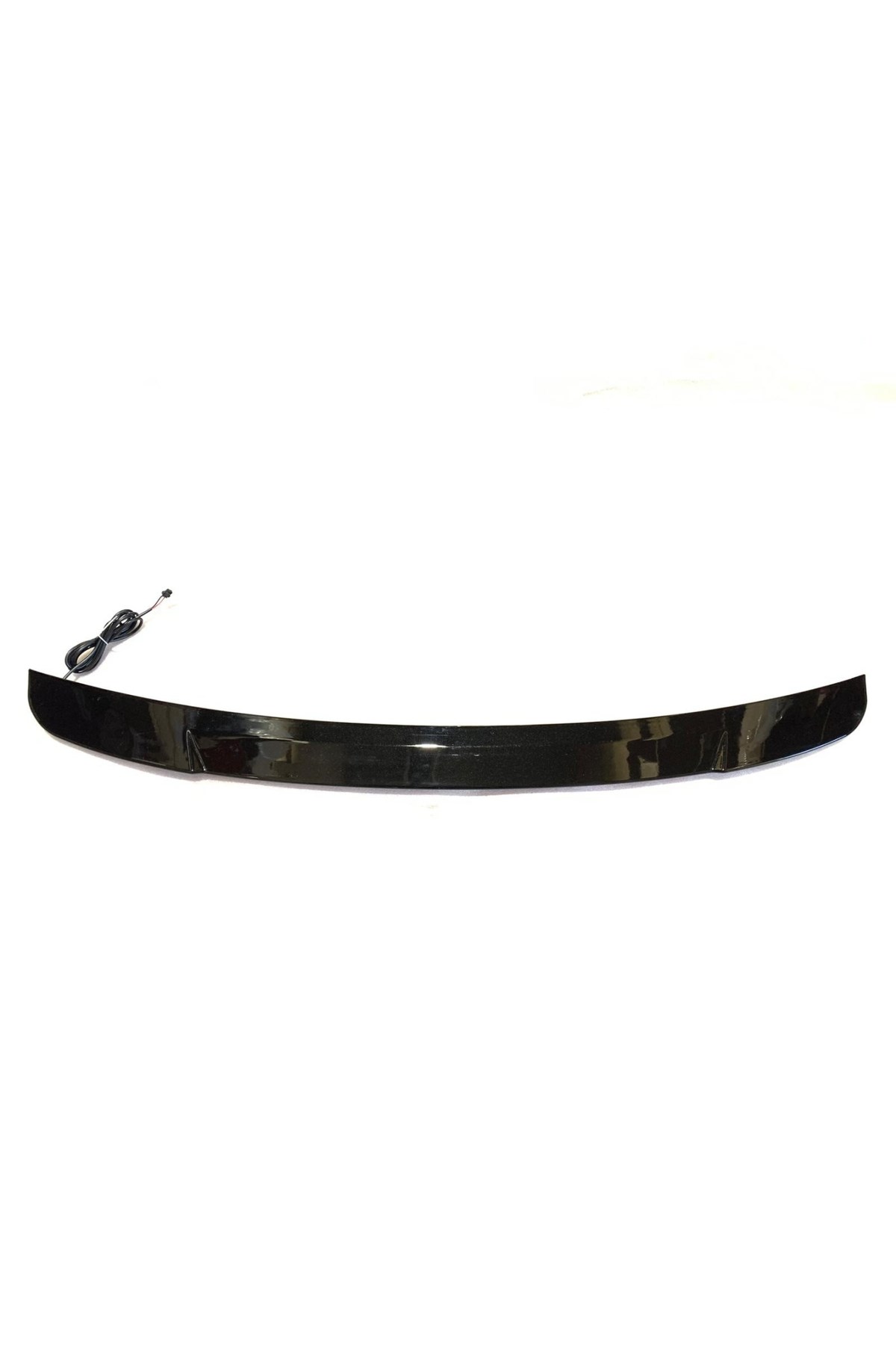 PASSAT B8-B8.5 IÇIN UYUMLU LED SPOILER  (PIANO BLACK)