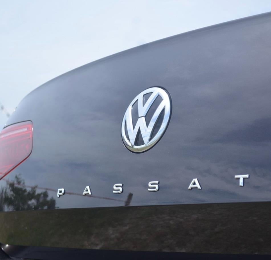 Vw Passat Bagaj Yazısı 45cm X 1.7cm Plastik B5-b6-b7-b8-cc Uyumlu