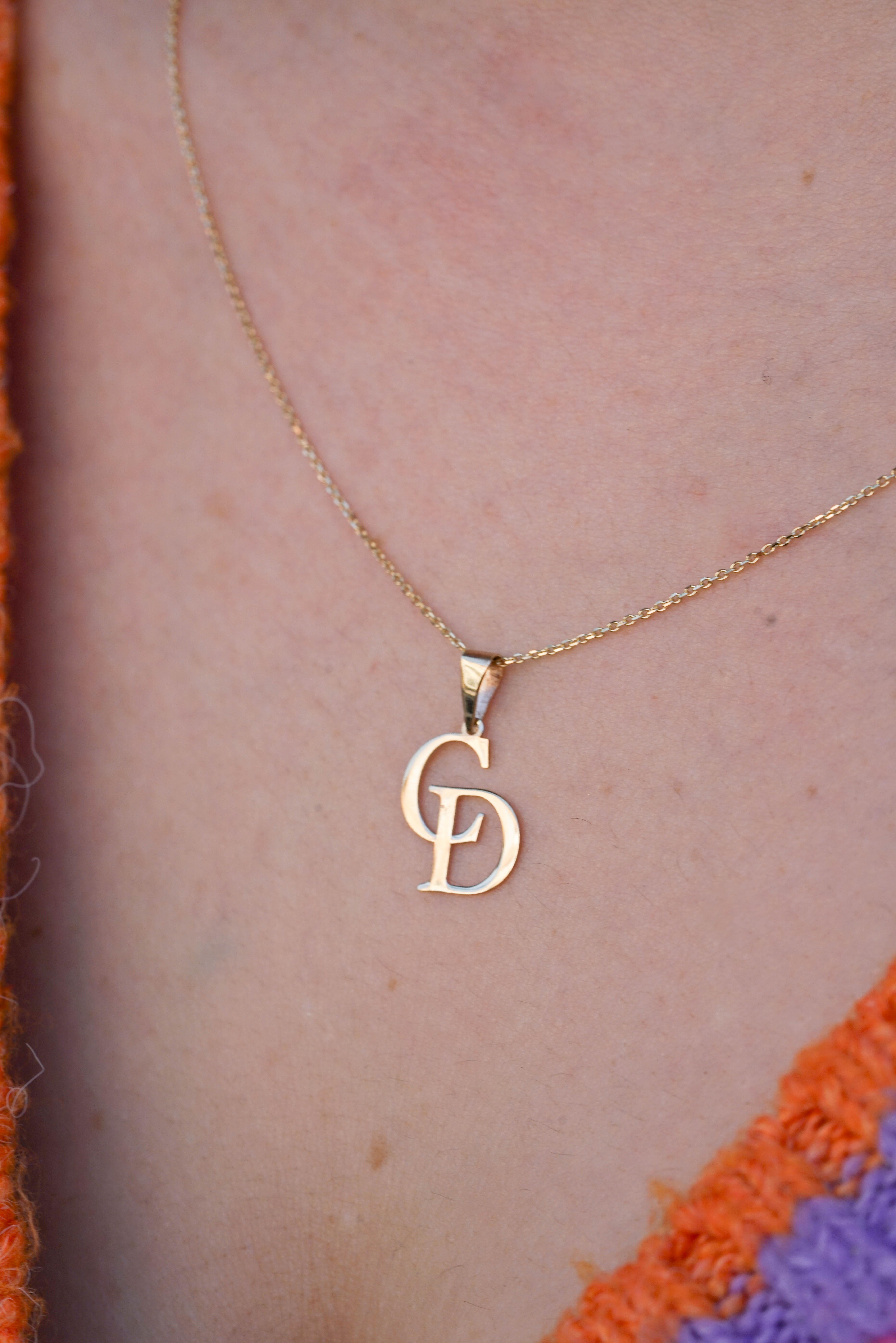 Sevgi Bağ Çiftli Harf Kolye