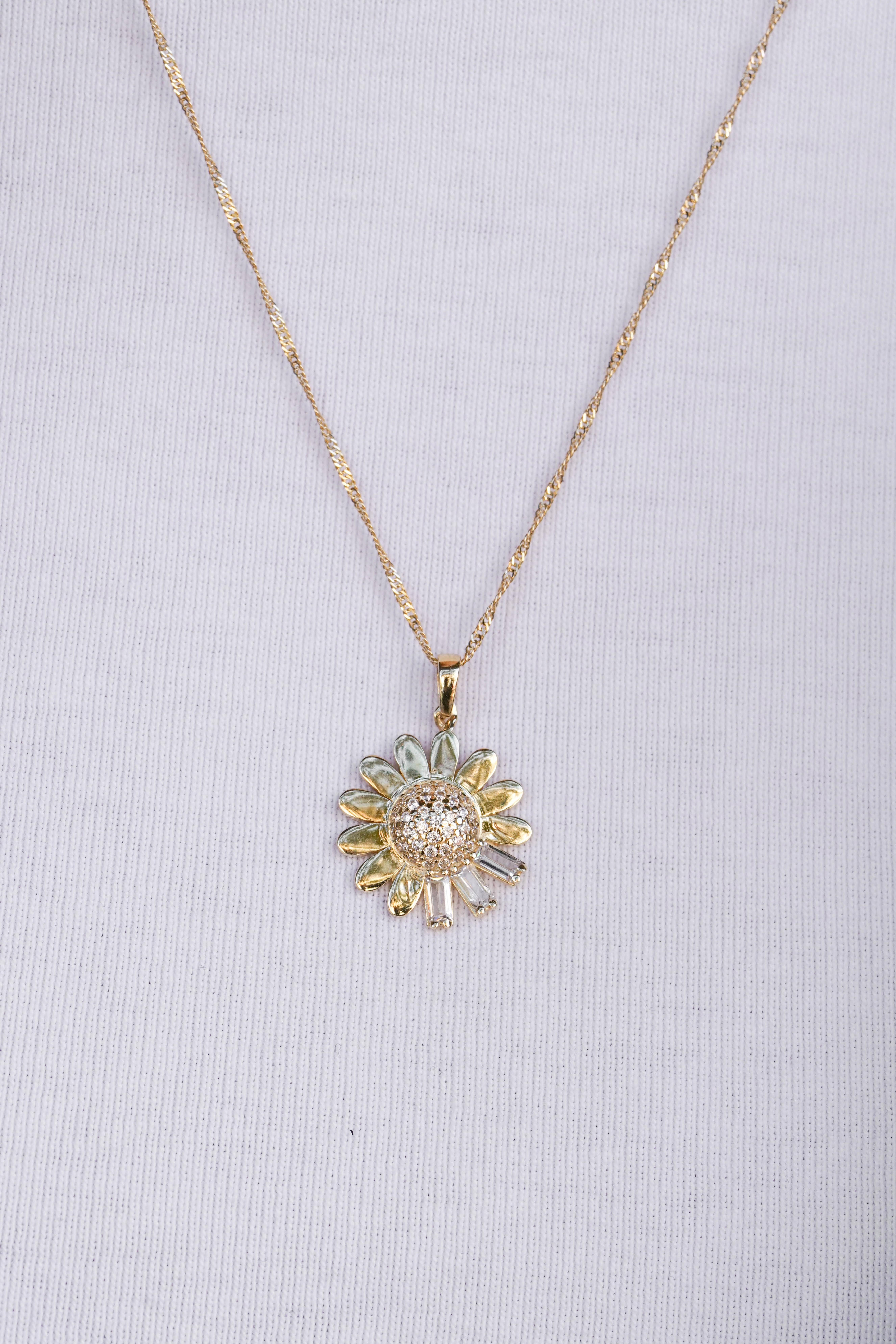Taşlı Papatya Model Kolye