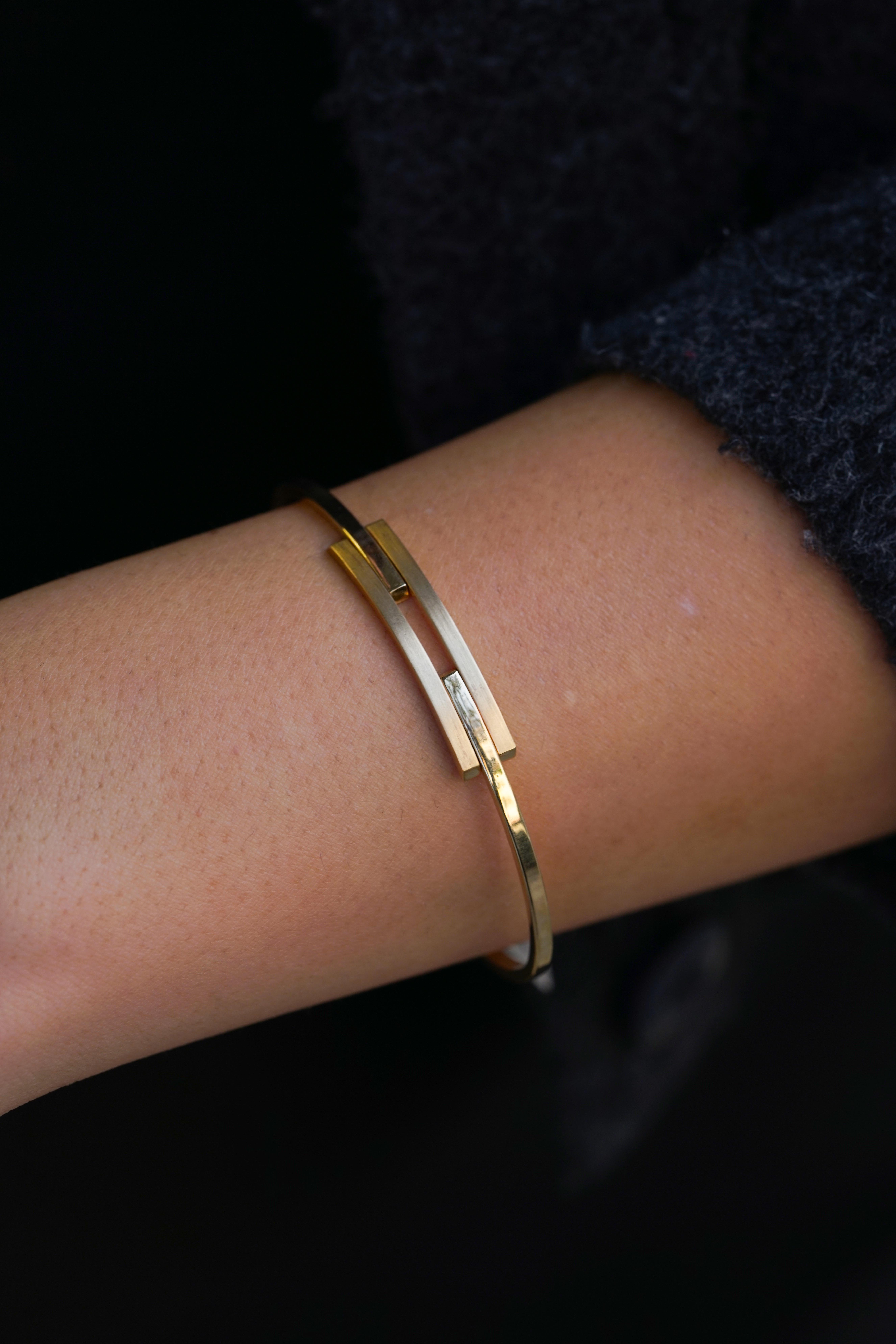 Tekli Kaburga Kelepçe