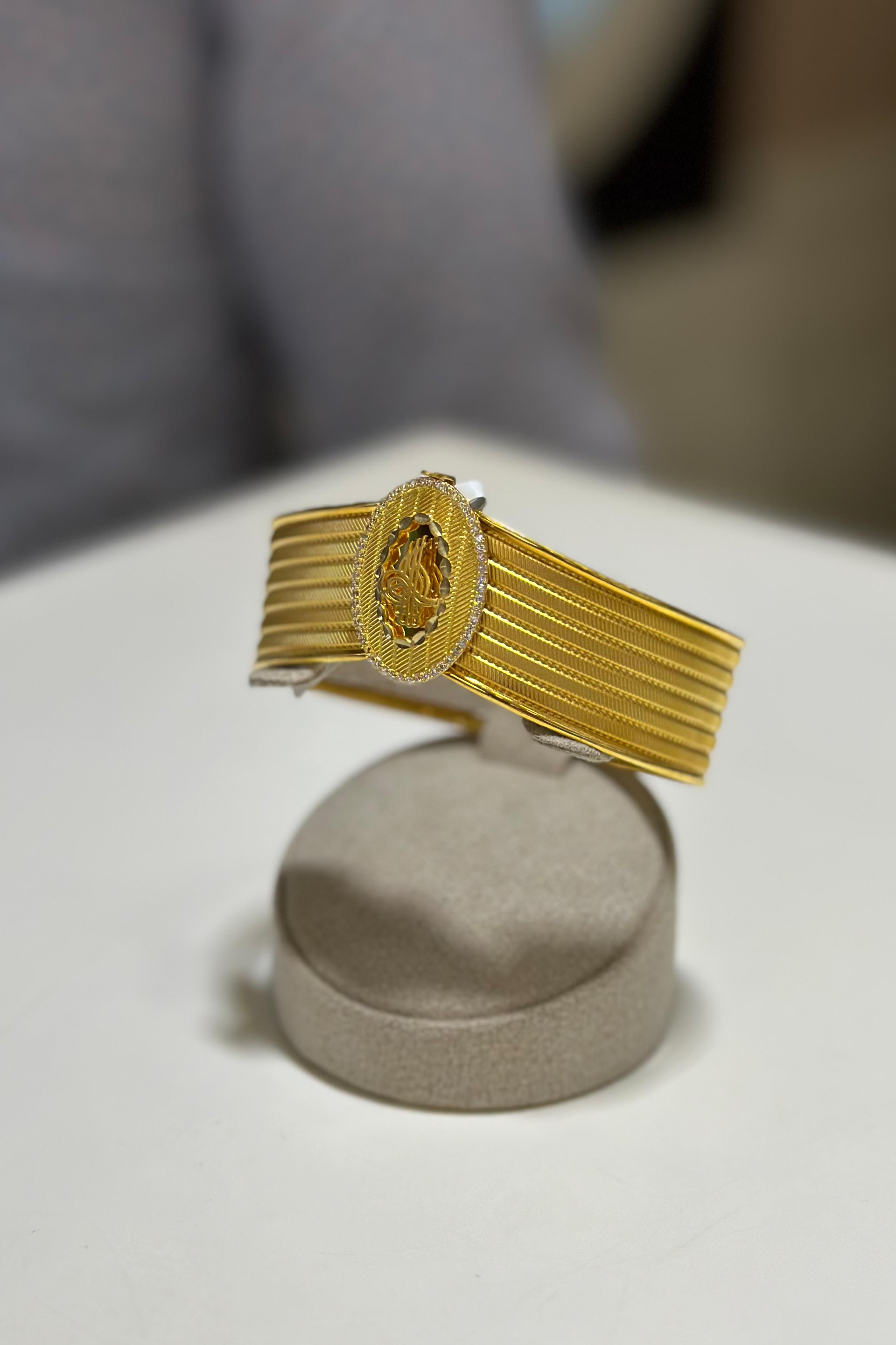 Tuğra Taş Çerçeveli Kelepçe