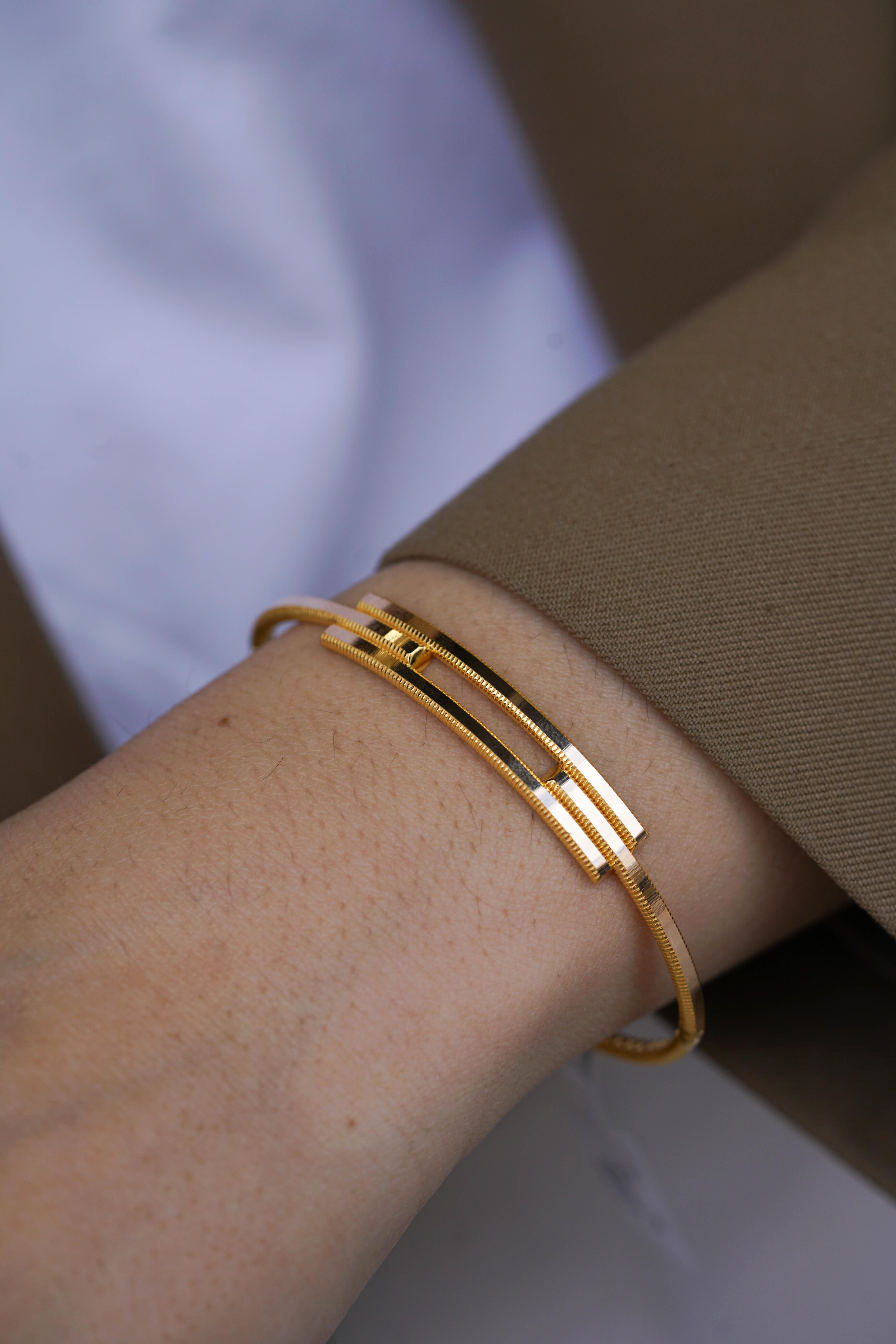 Ajda Kaburga Kelepçe