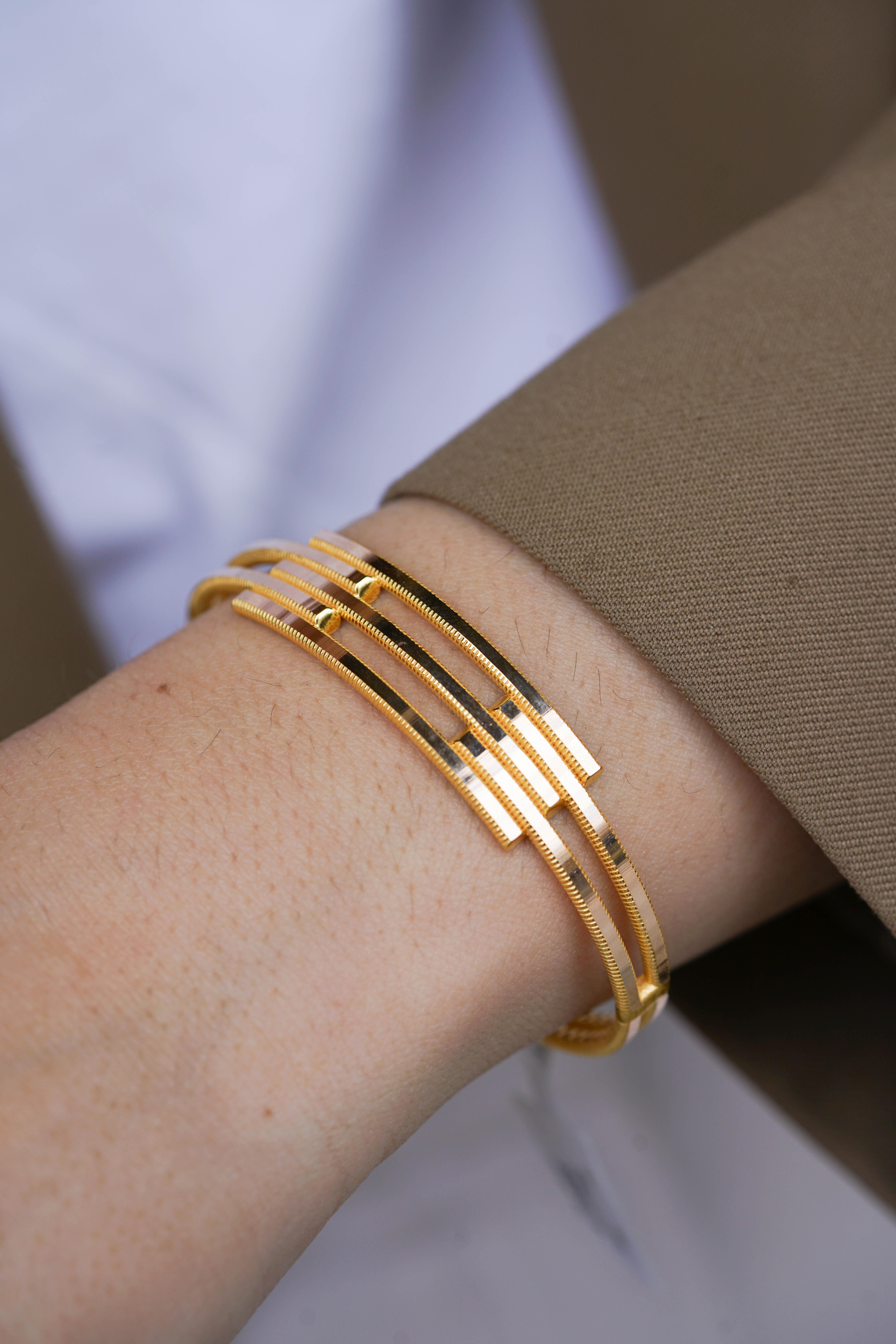 Ajda Kaburga Kelepçe