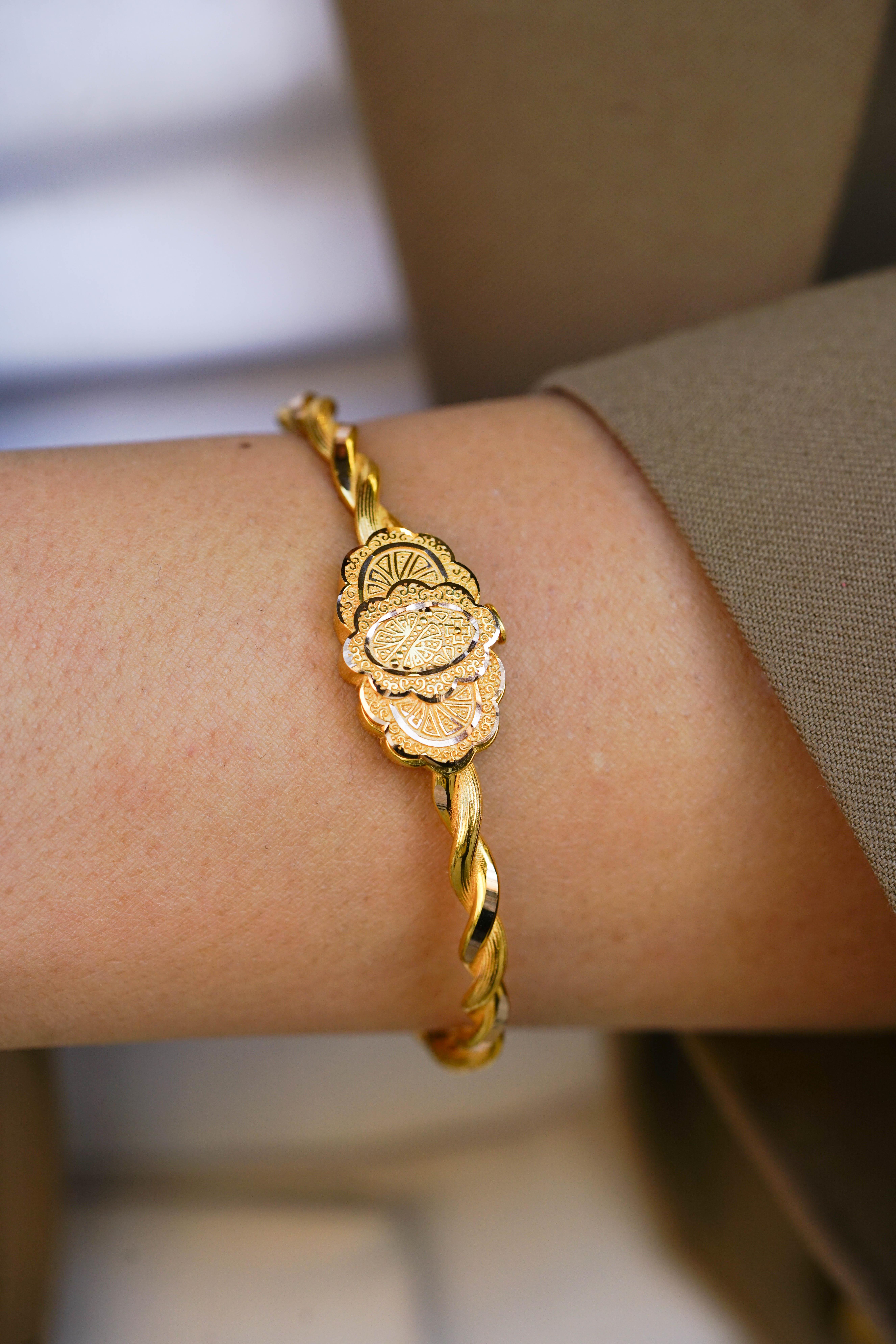 Kaşlı Kaburga Bilezik