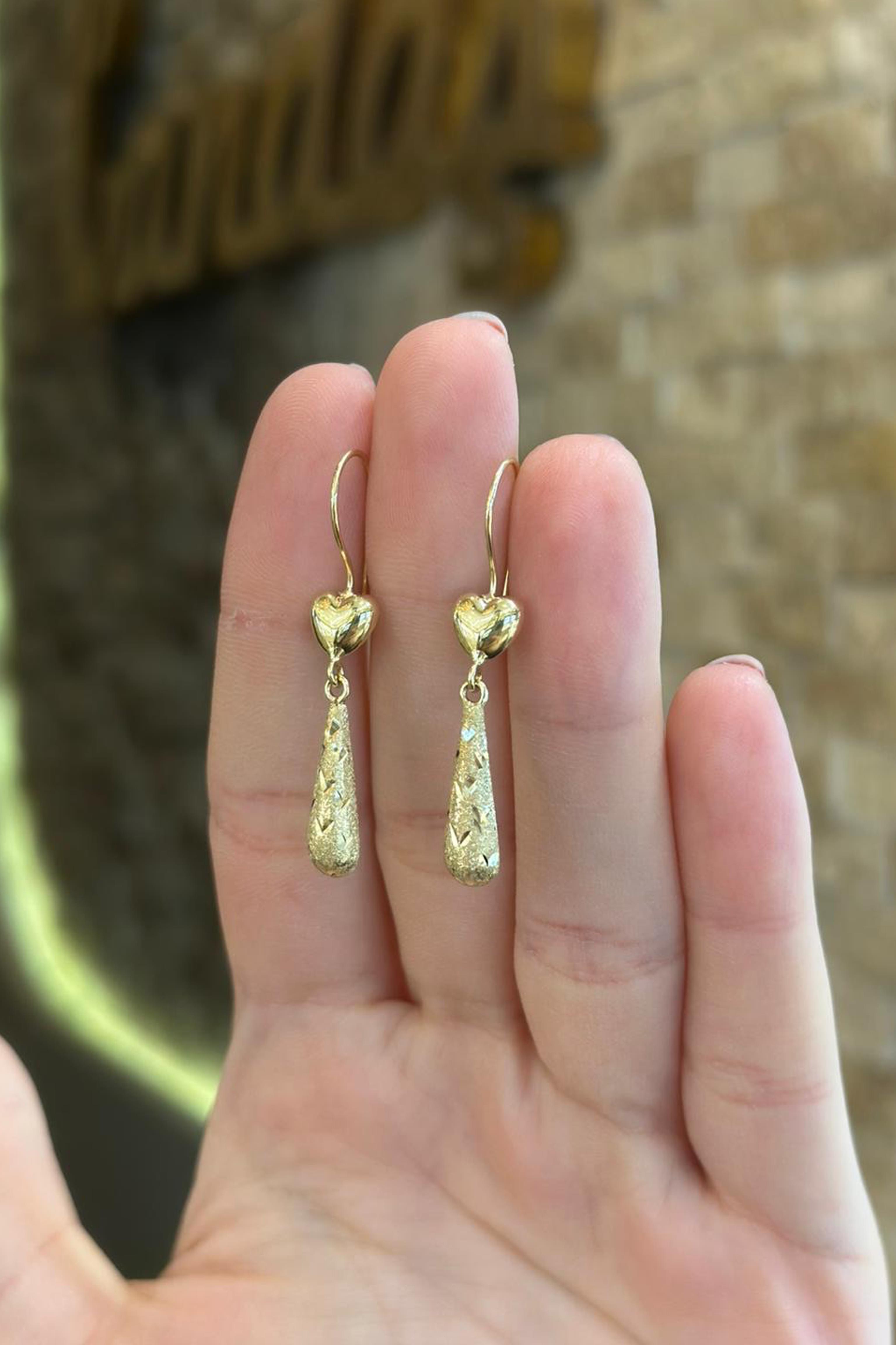 Sallantılı Damla Model Küpe 
