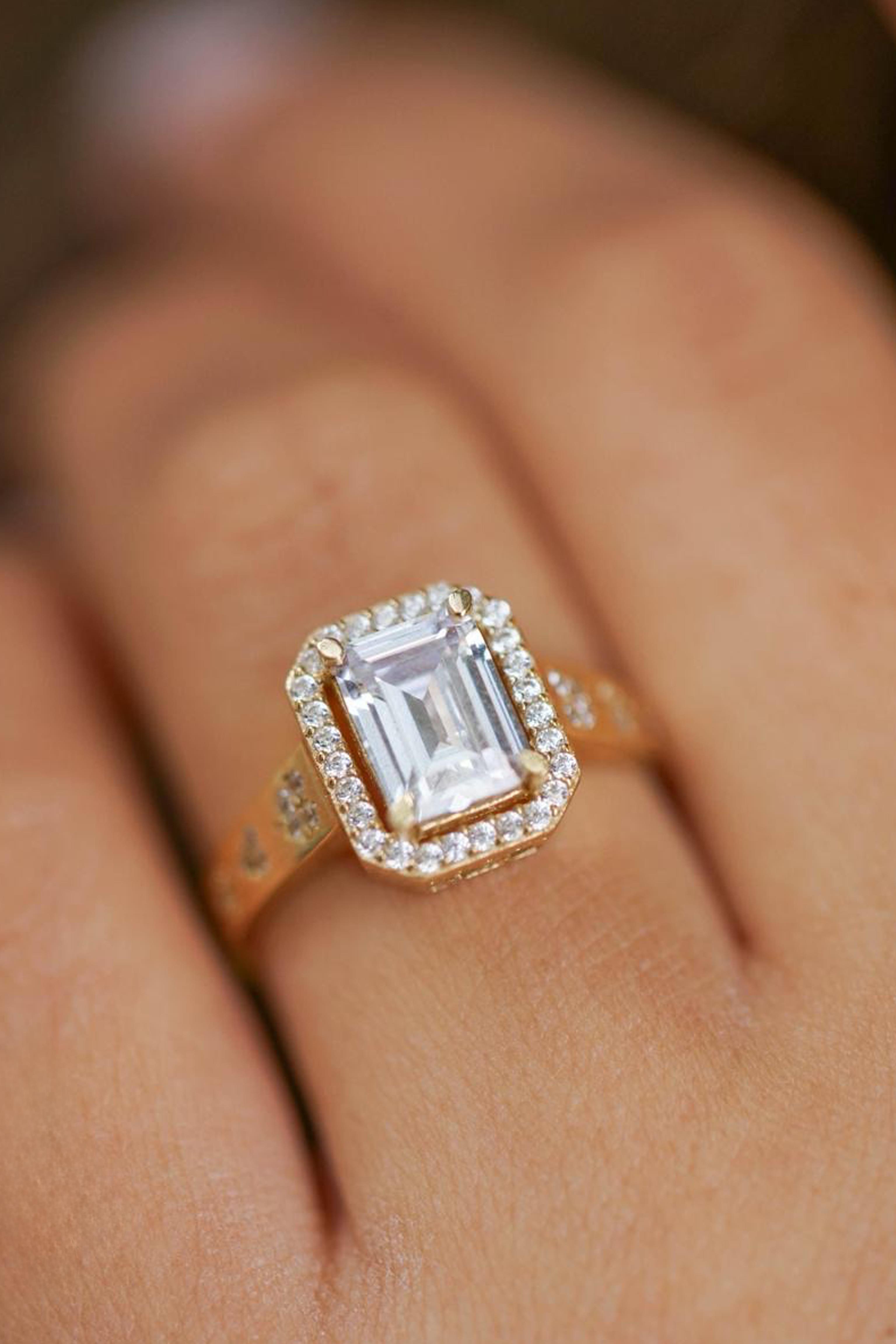 Taşlı Baget Yüzük