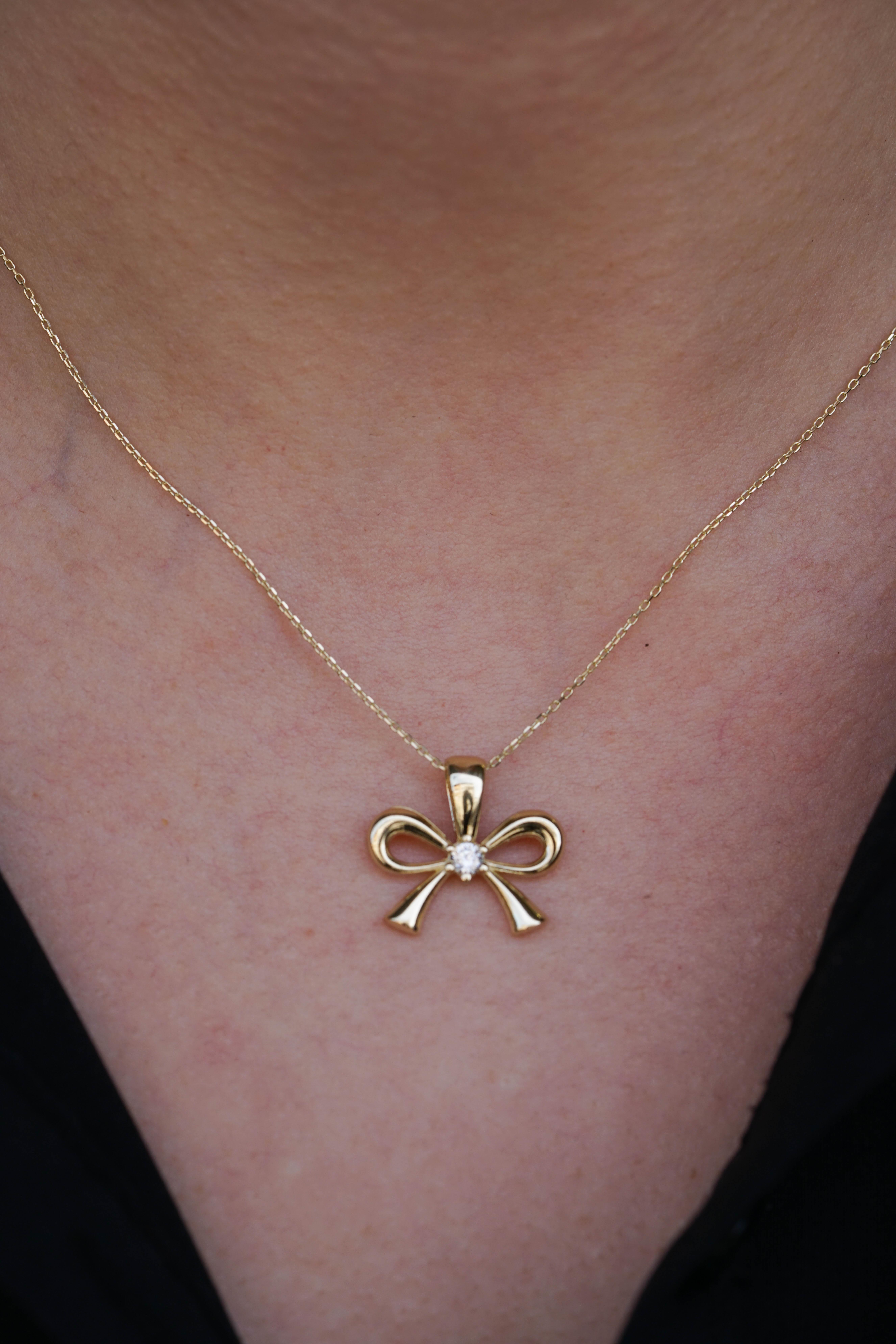 Taşlı Papyon Tasarım Kolye