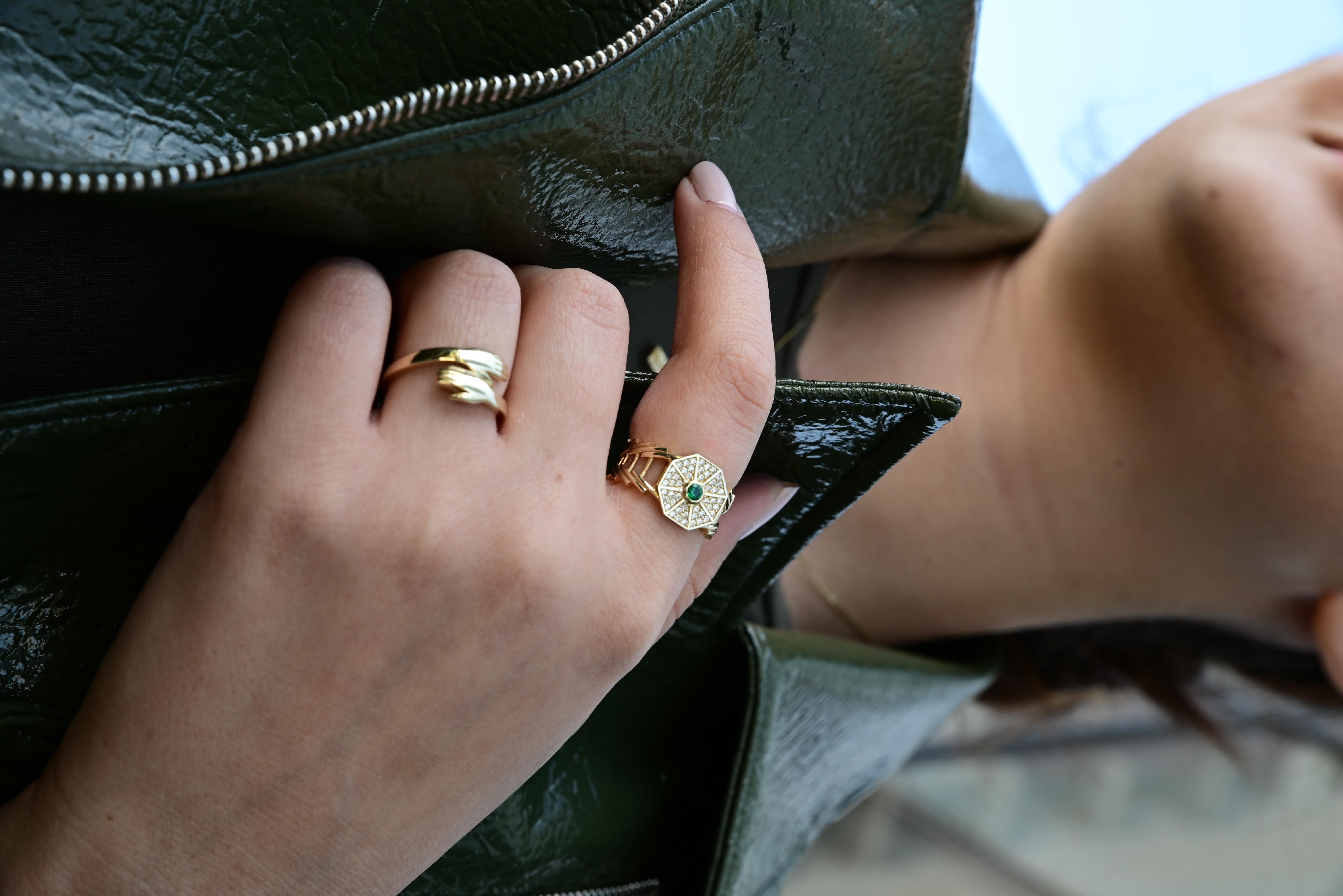 YEŞİL MİNELİ TAŞLI YÜZÜK