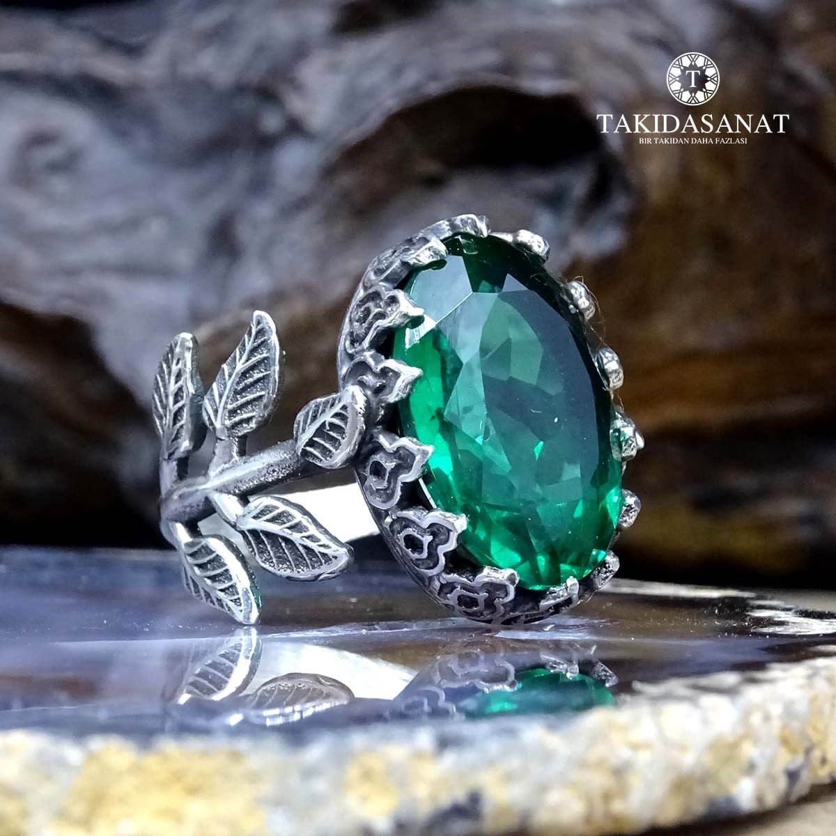 Yaprak Motif Hidroquartz Zümrüt Taşlı El Yapımı Gümüş Bayan Yüzük