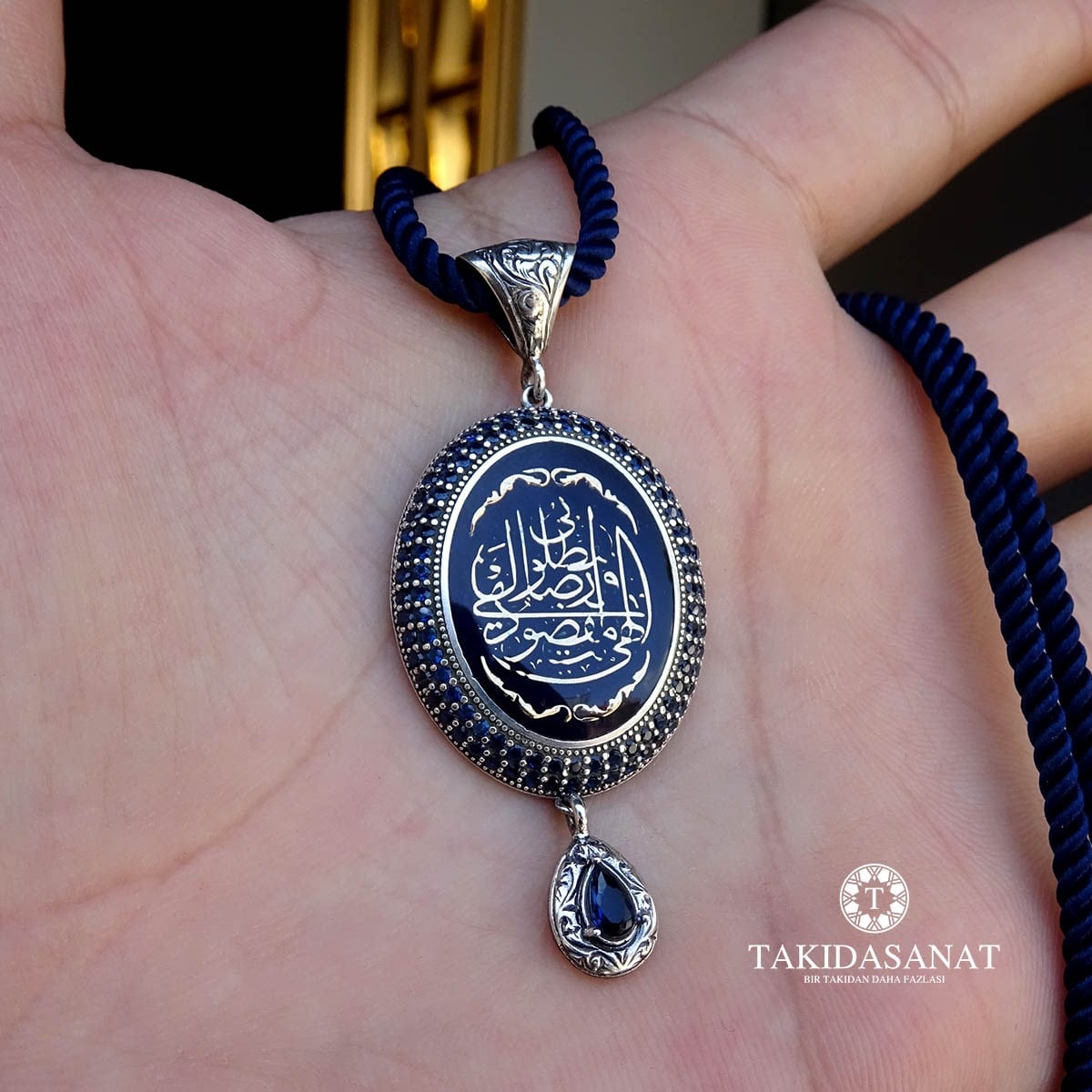 İlahi Ente Maksudi yazılı damla taşlı bayan kolye 