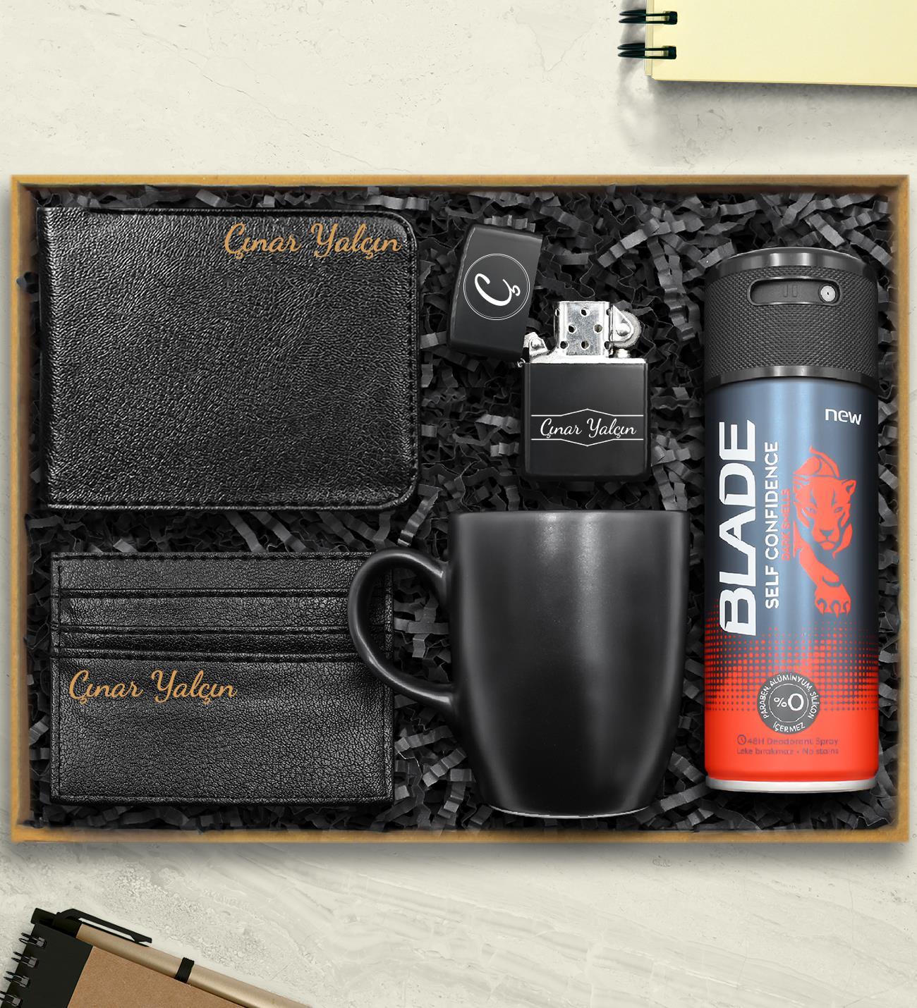 Kişiye Özel Erkek Aksesuar ve Kupa Hediye Seti (Benzinli Çakmak & Blade Deodorant & Cüzdan & Kartlık & Siyah Kupa)