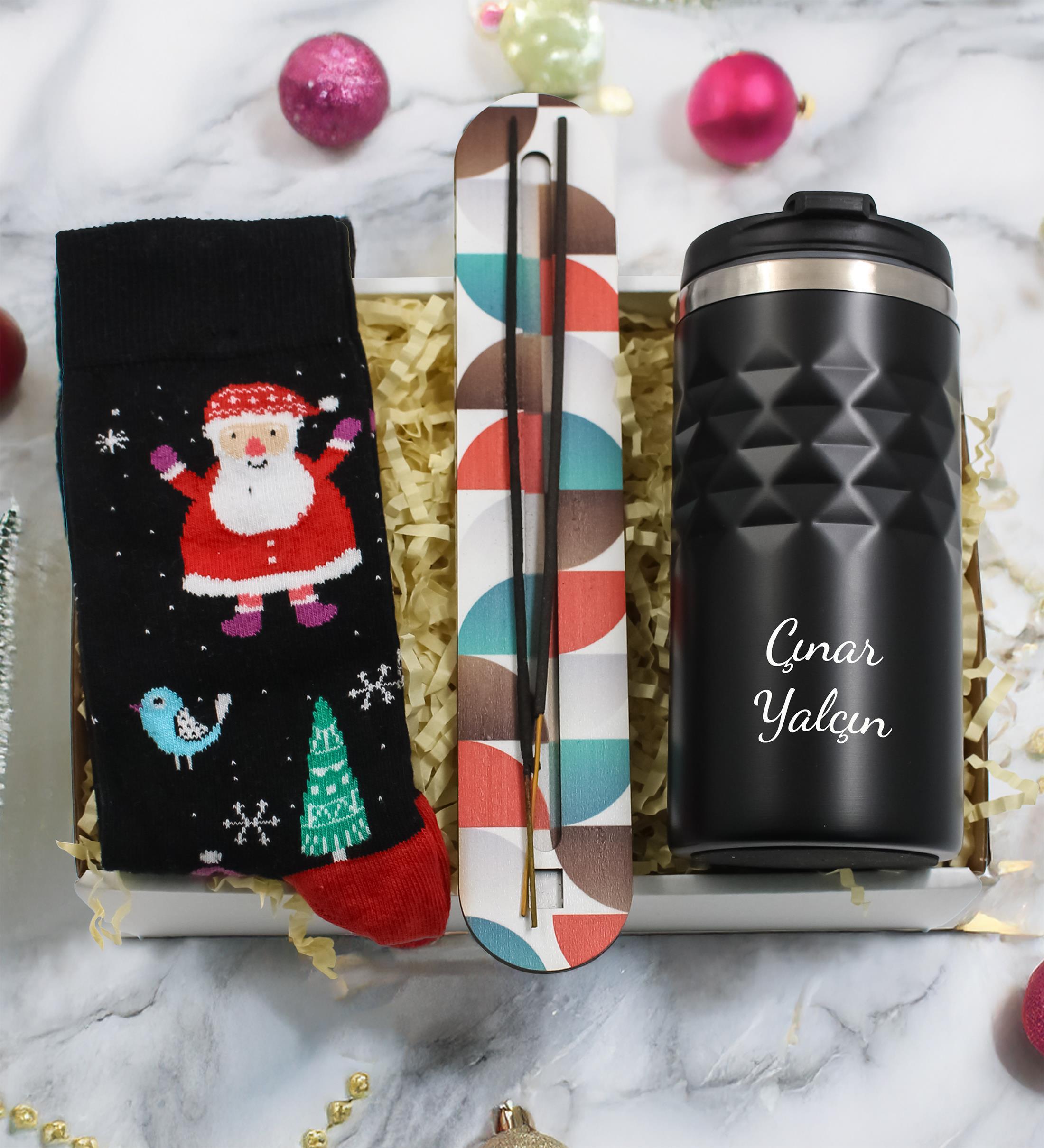 Kişiye Özel Siyah Geometrik Termos & Tütsü & Çorap Yılbaşı Noel Hediye Seti