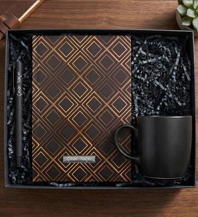 Kişiye Özel Gold Kareli Defter & Siyah Kalem & Siyah Kupa Ofis Hediye Seti
