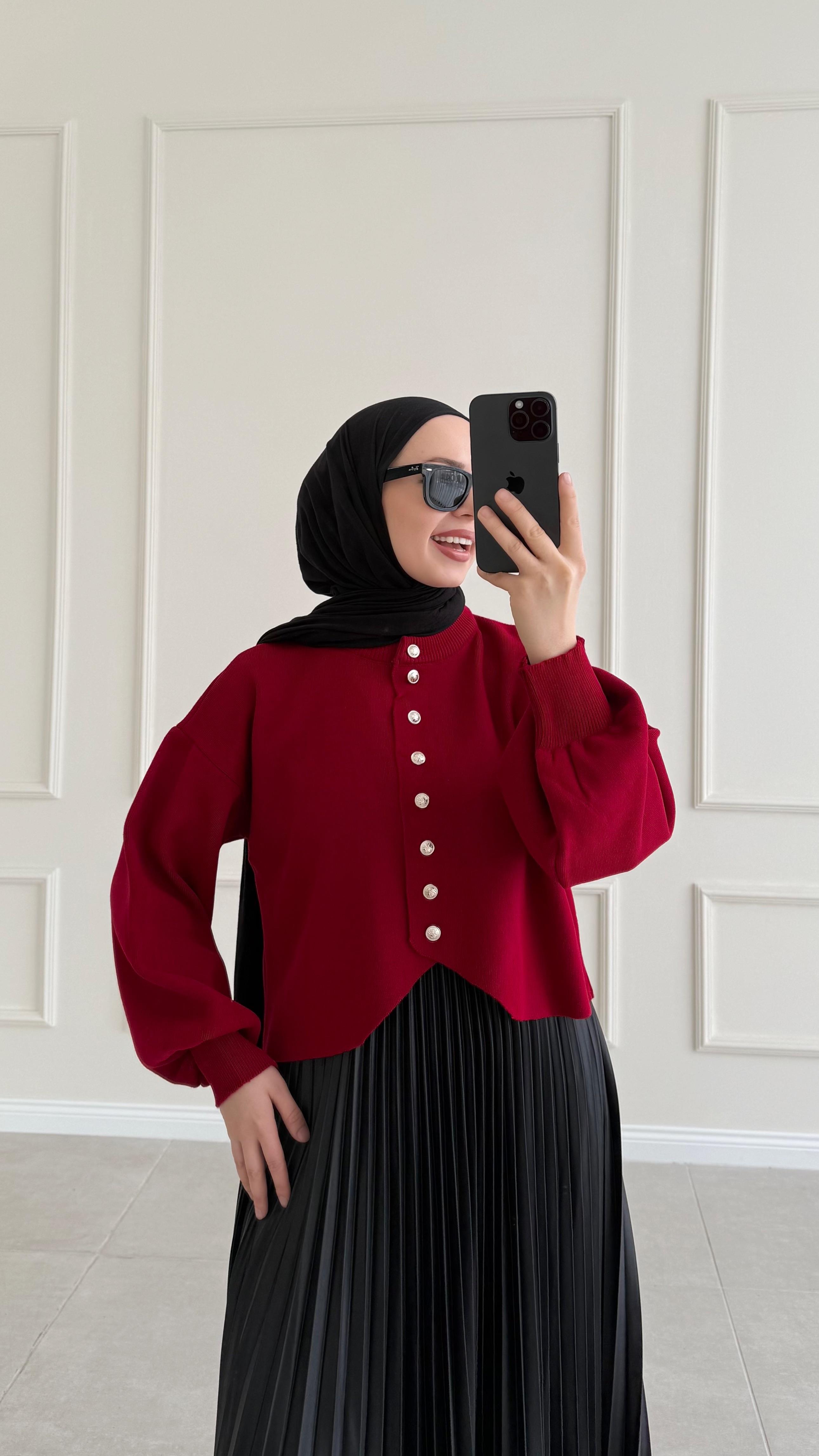 Aida Kırmızı Gold Düğmeli Triko Hırka