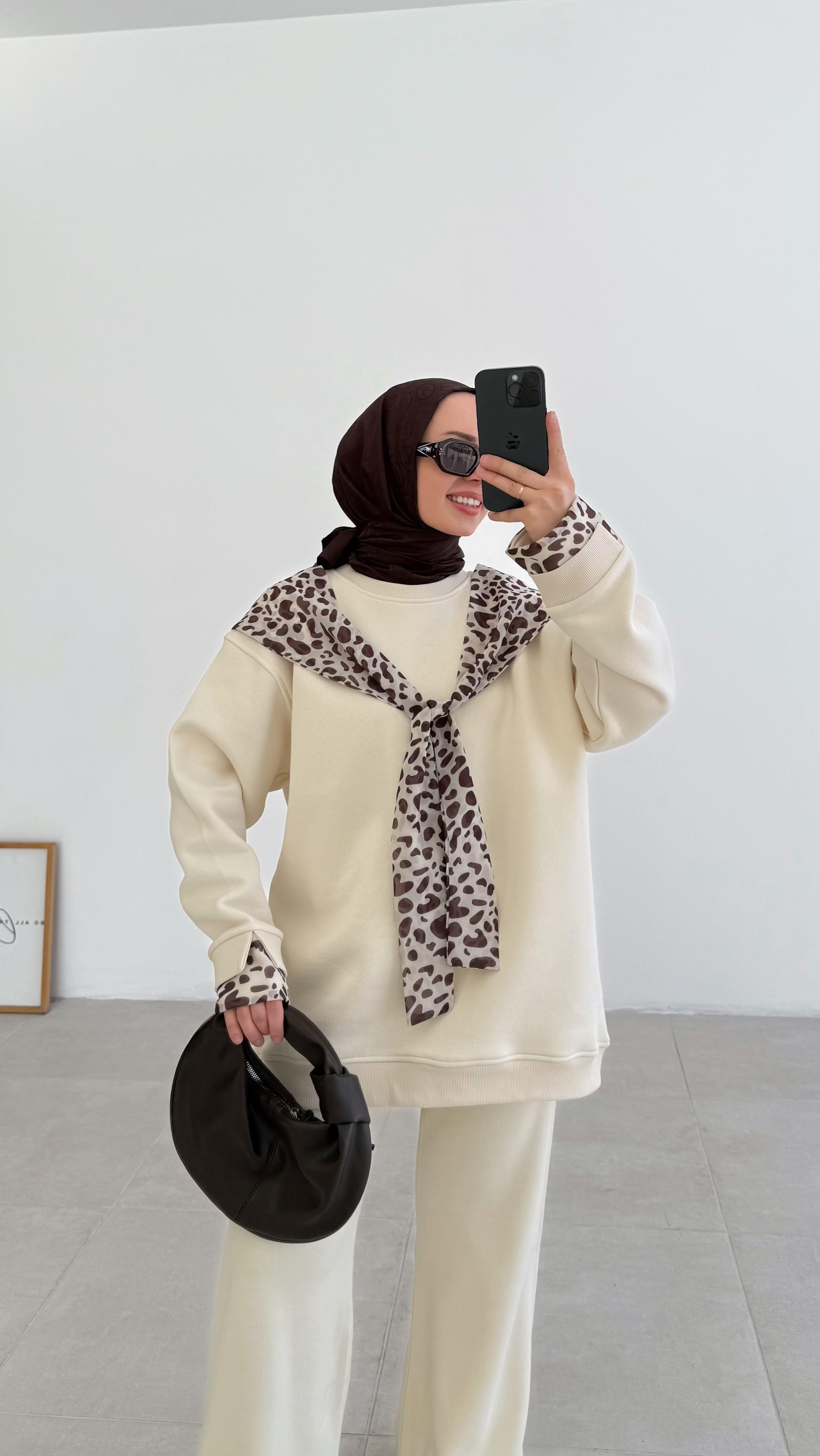 Aser Leopar Fularlı Bej Tunik