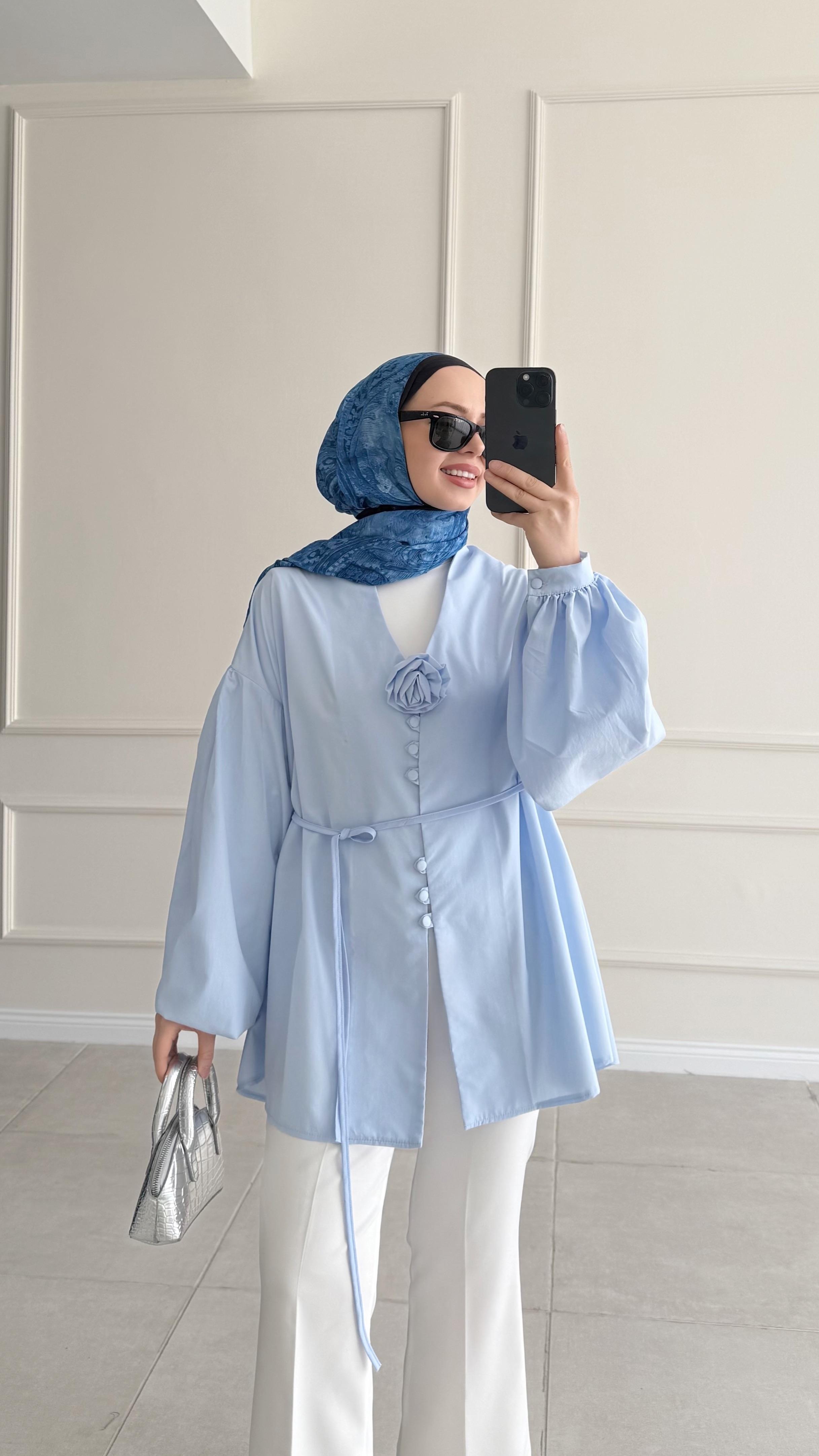 Asya Çiçek Detaylı Mavi Gömlek