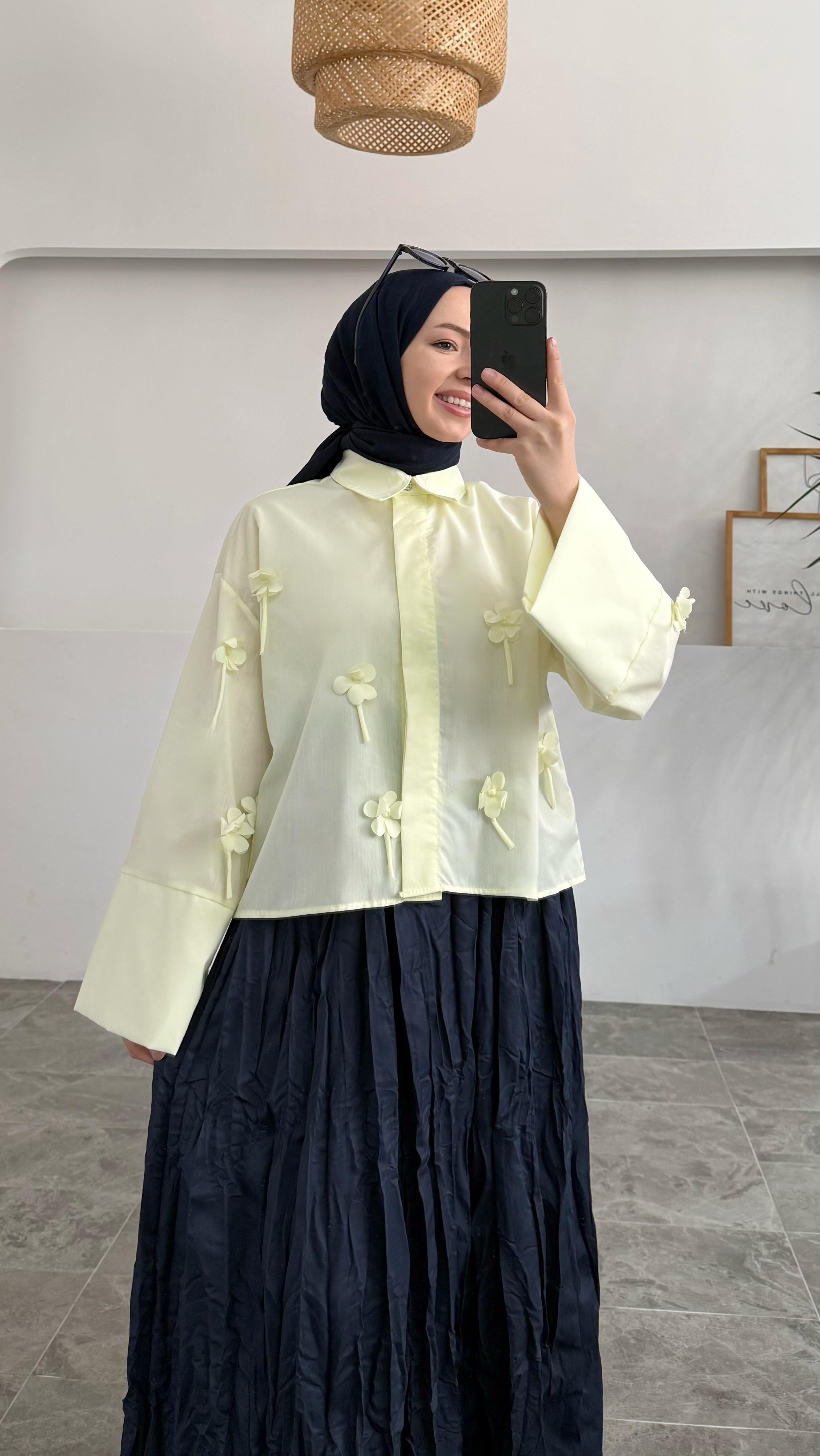 Bahar Çiçekli Sarı Gömlek