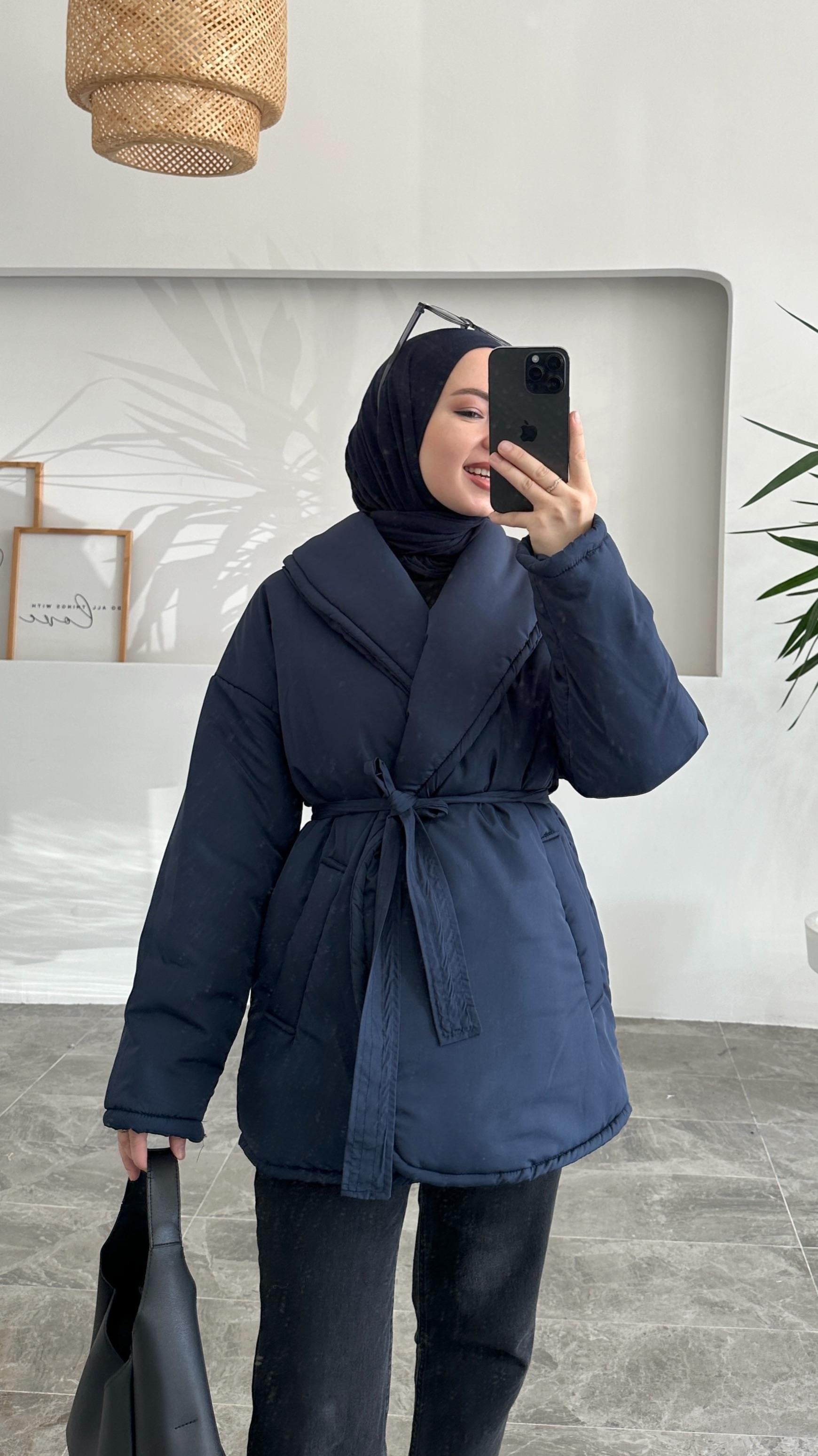 Bony Düz Kemerli Lacivert Şişme Mont