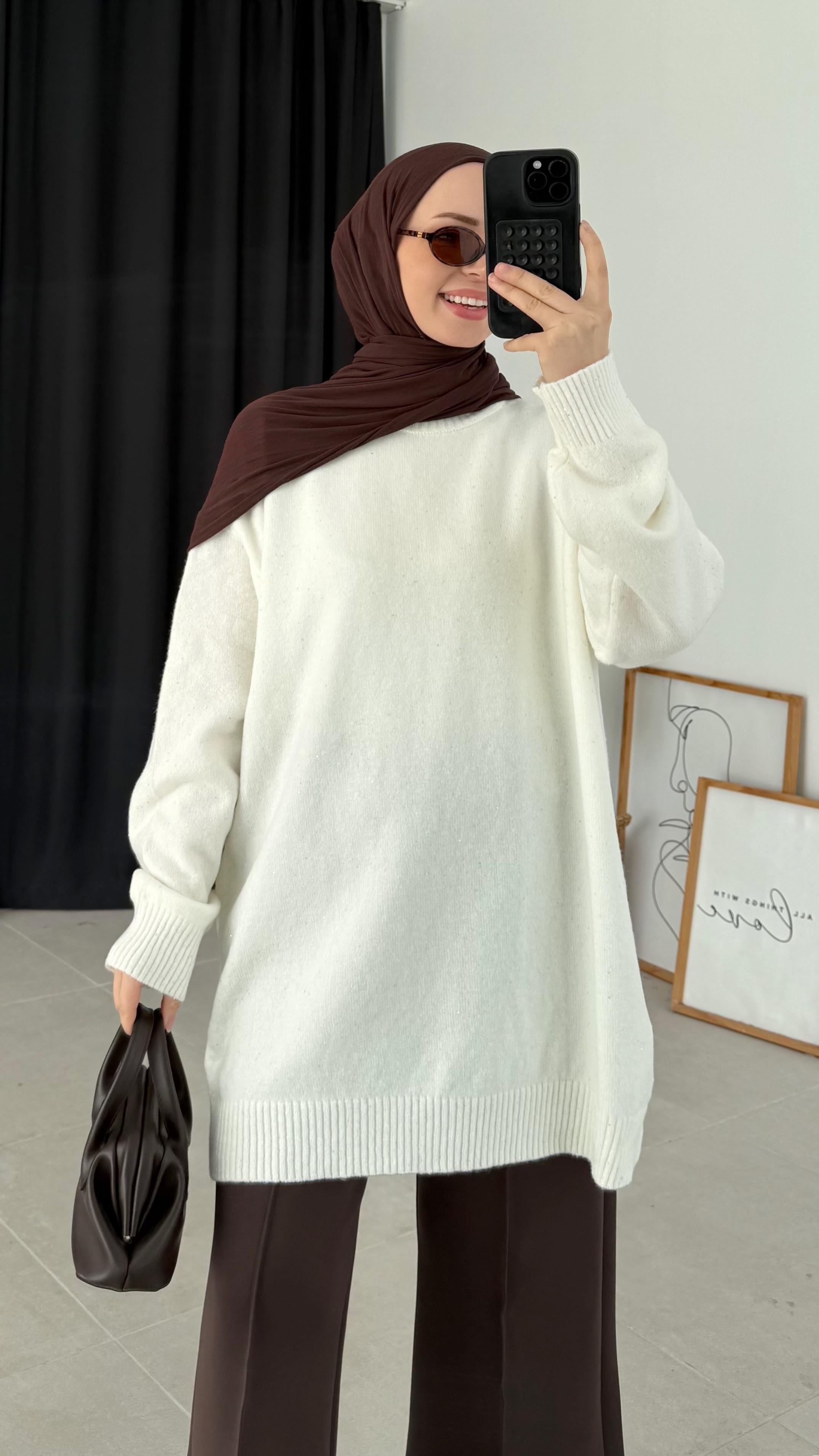 Dani Taşlı Beyaz Kazak