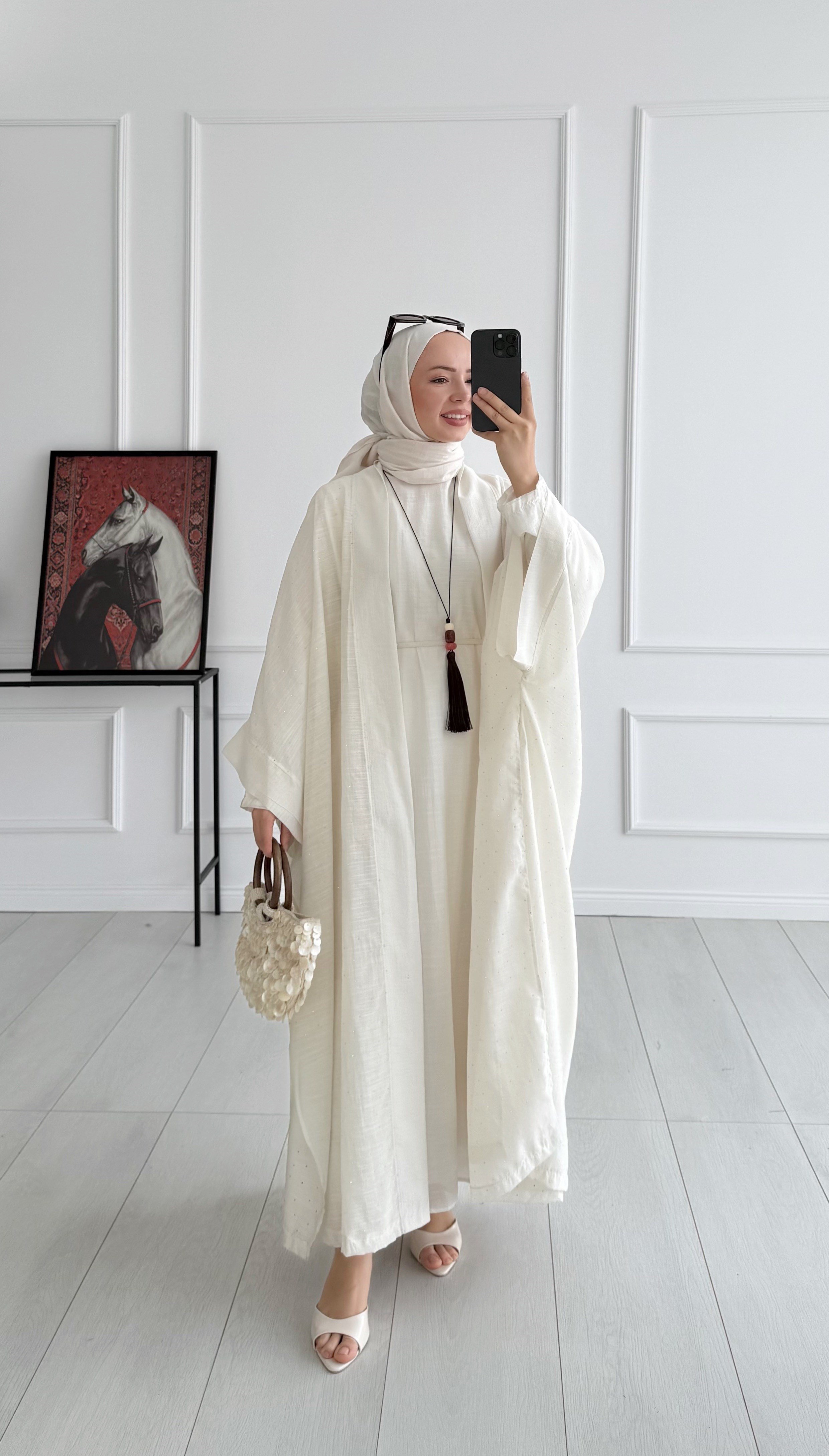 Flam Yırtmaçlı Taşlı Tasarım Ekru Abaya 