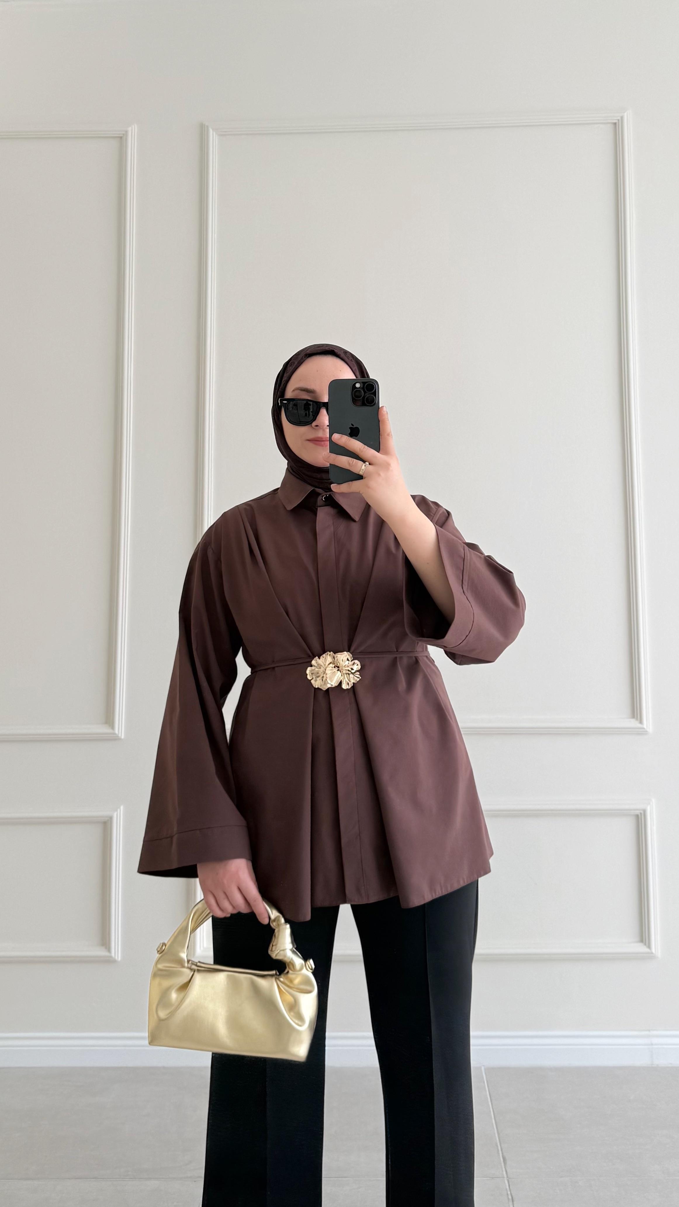 Ladonna Gold Broş Detaylı Kahverengi Tasarım Gömlek