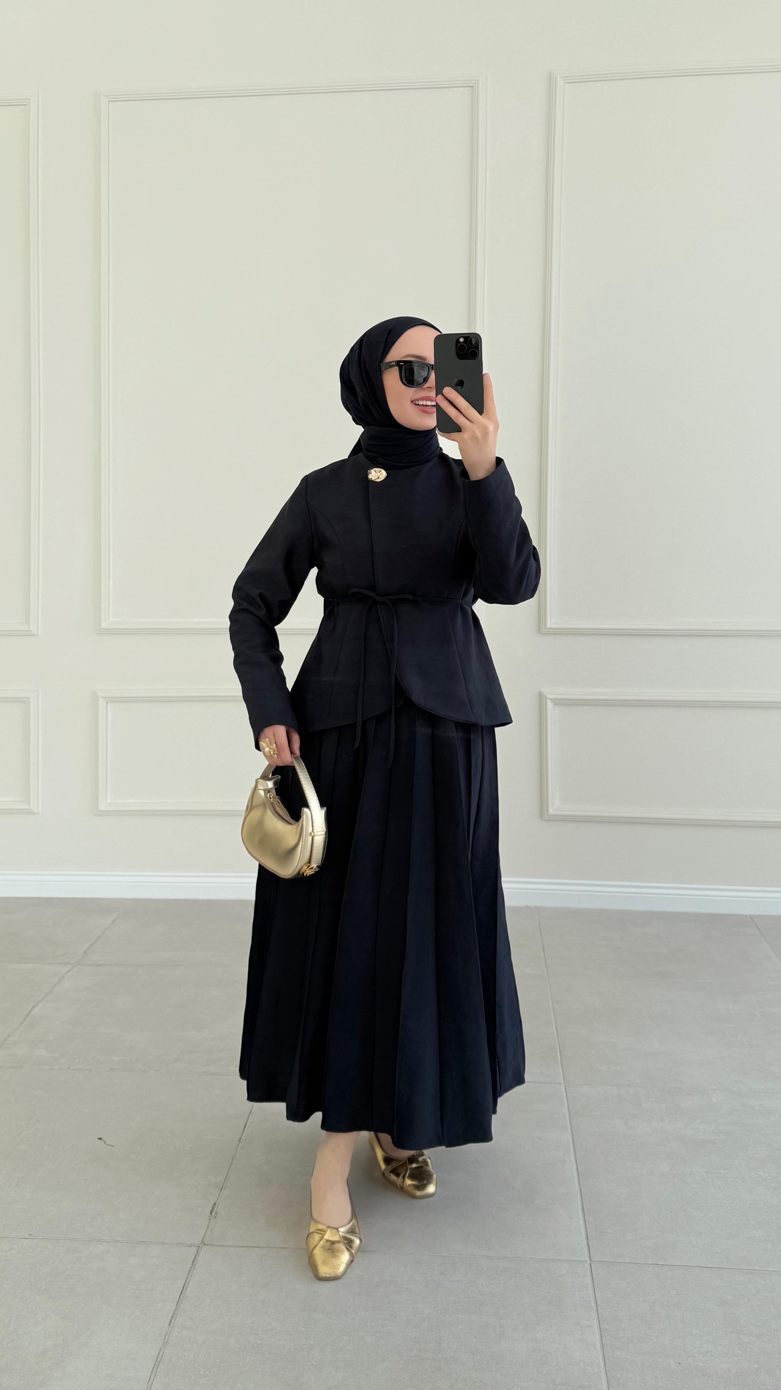 Leonardo Lacivert Tek Düğme Gabardin Etek Takım