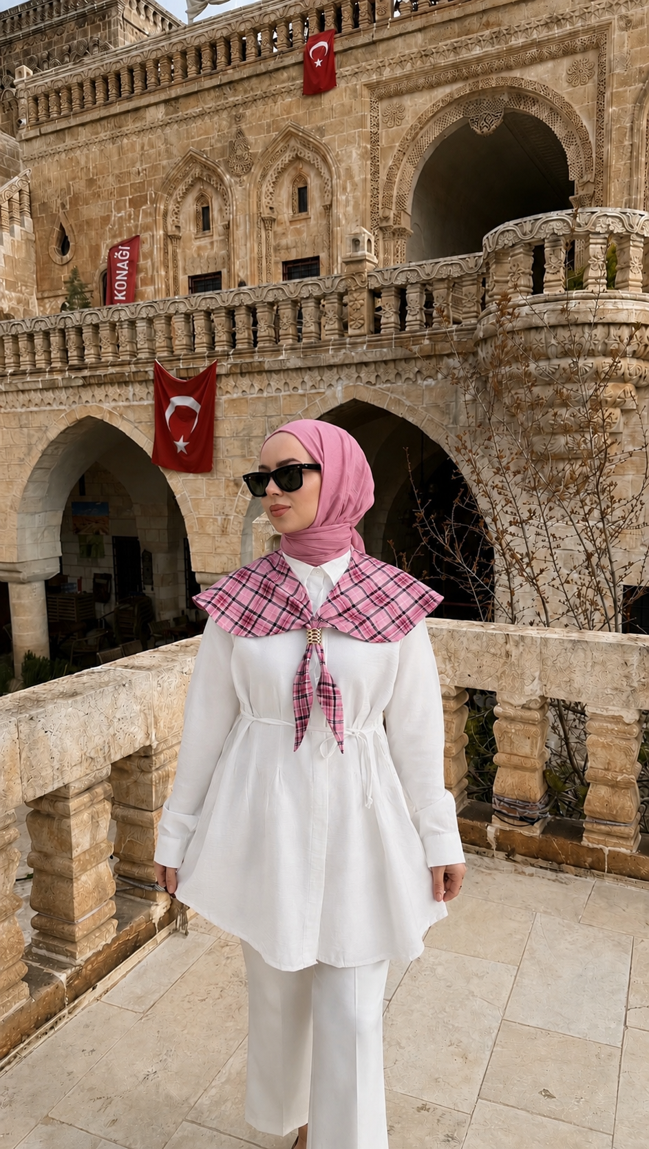 Lone Şal Detaylı Tasarım Beyaz Tunik