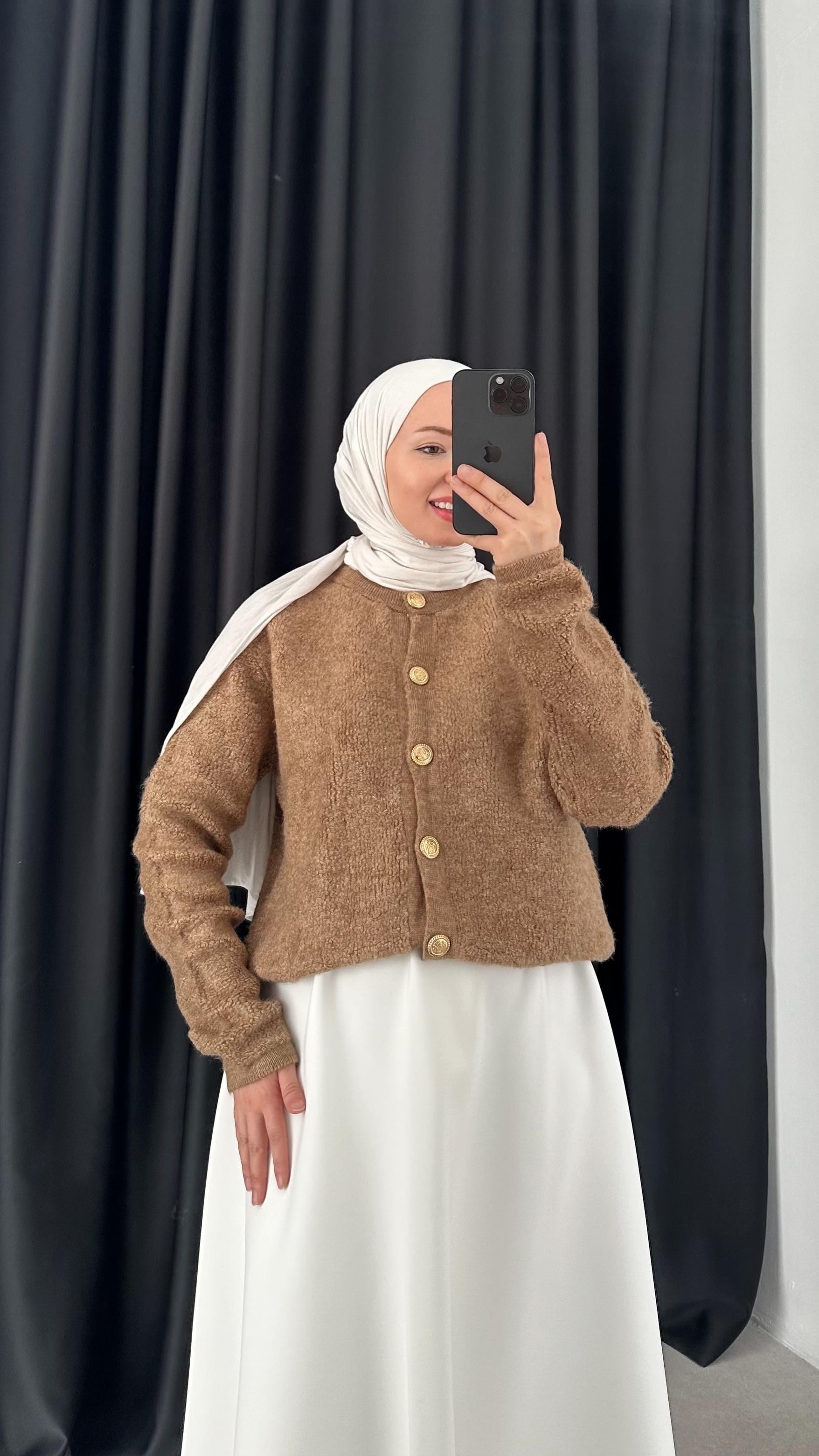 Mary Peluş Bej Hırka