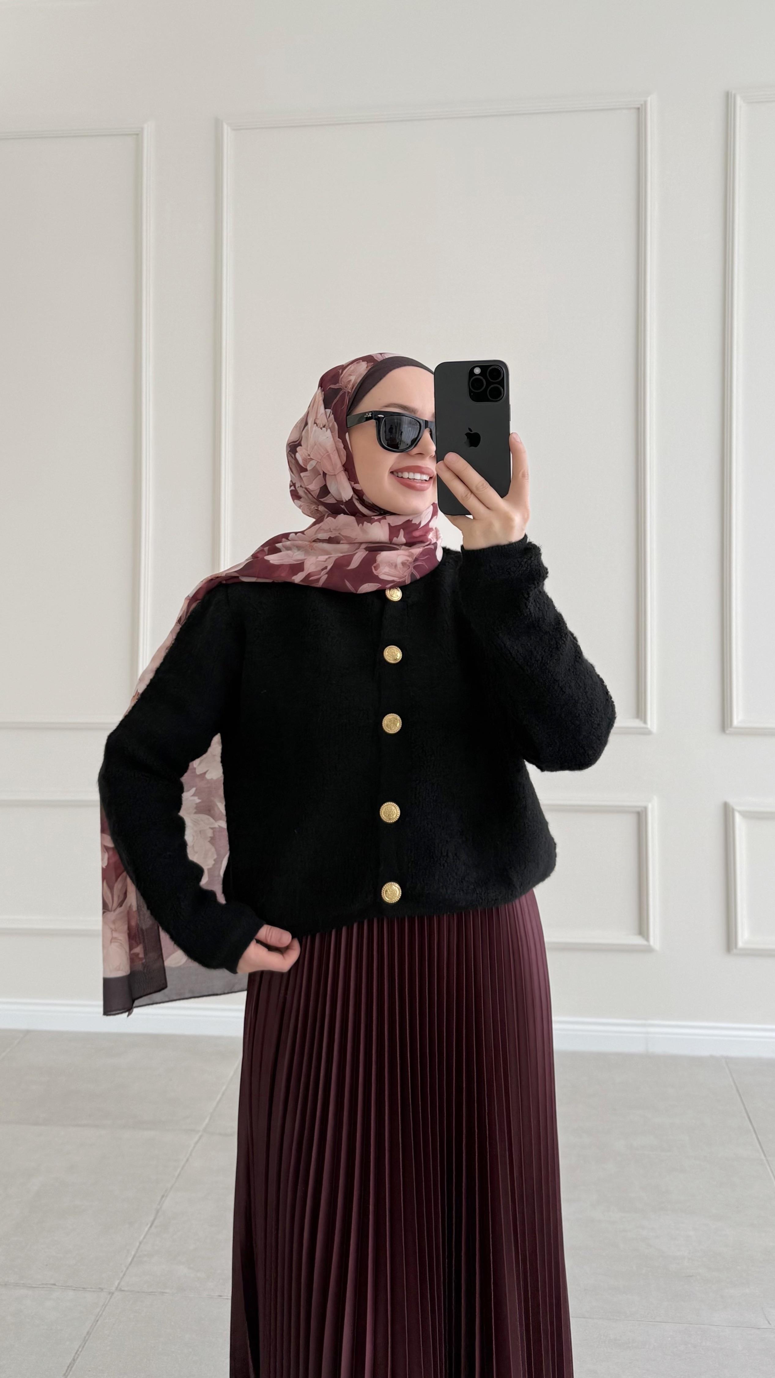 Mary Peluş Siyah Hırka