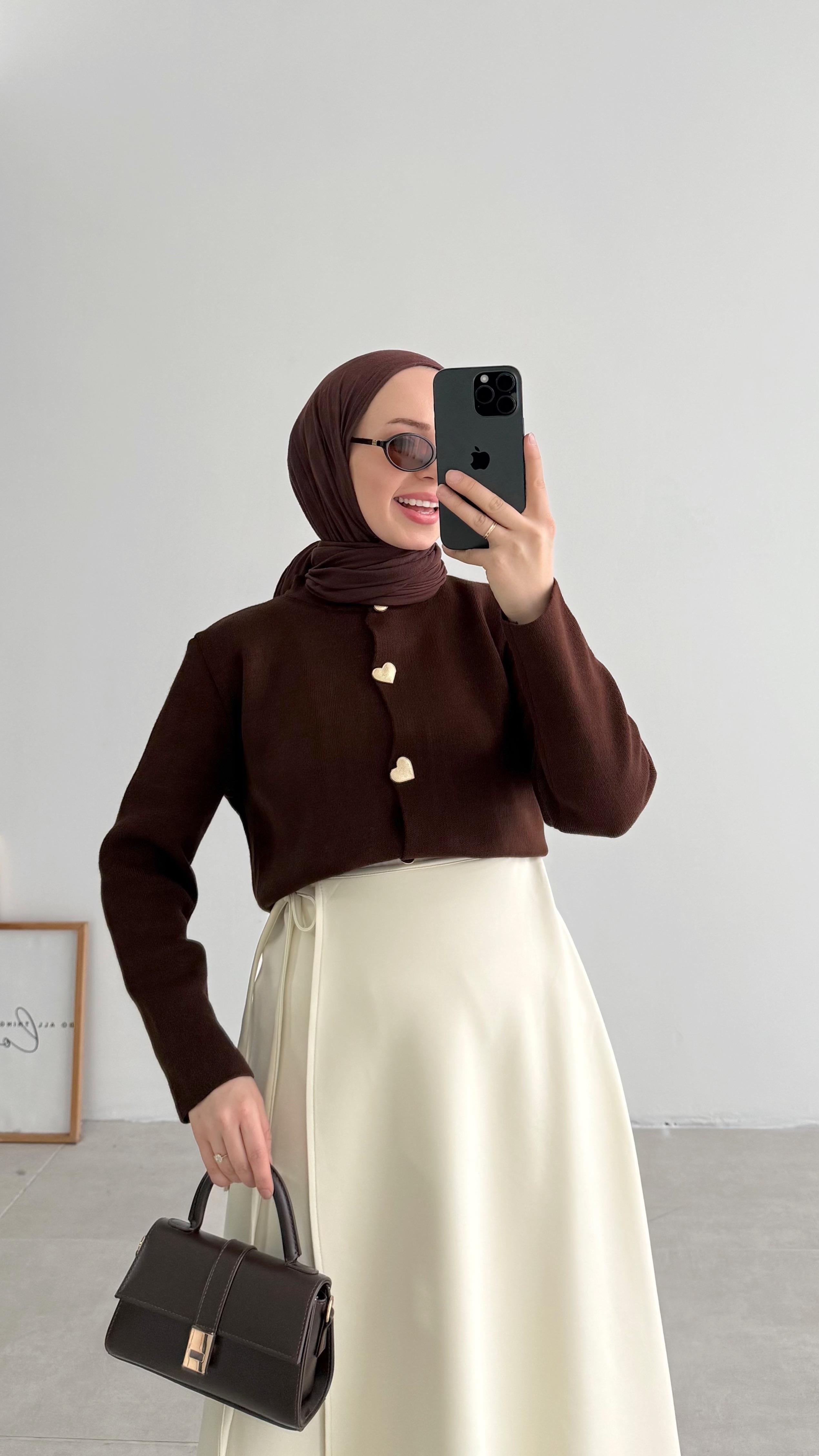 Mayra Kalp Düğme Kahverengi Triko Hırka