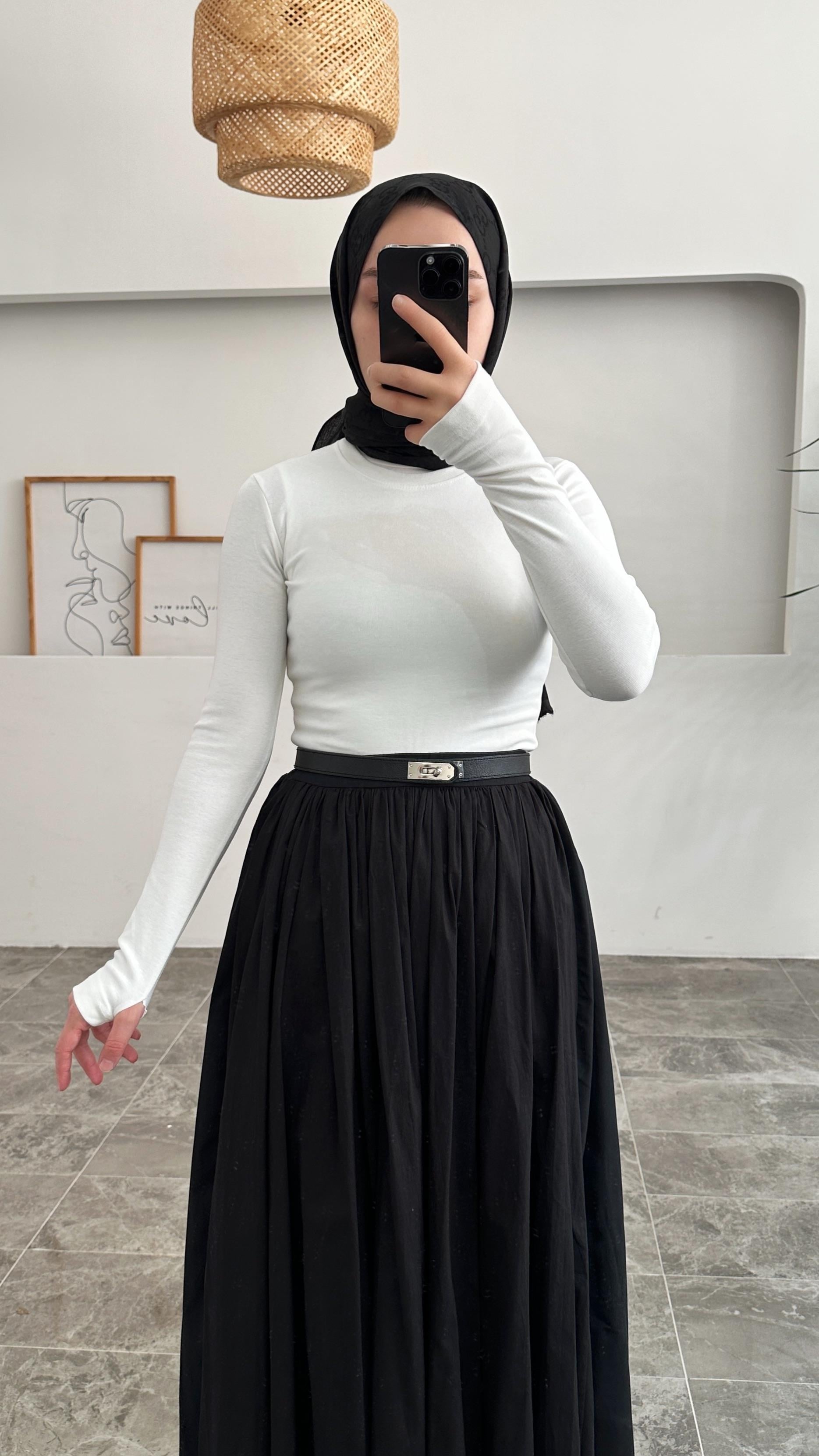 Megan Beyaz Parmak Body