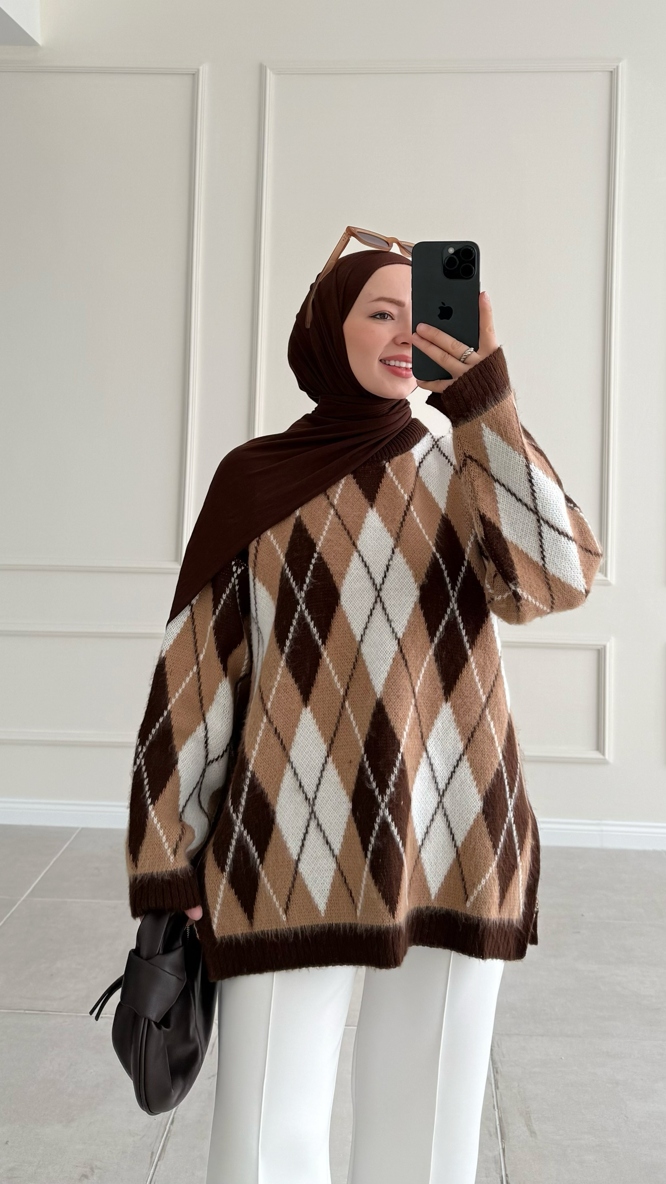 Mira Oversize Baklava Desen Yırtmaçlı Kahverengi Kazak