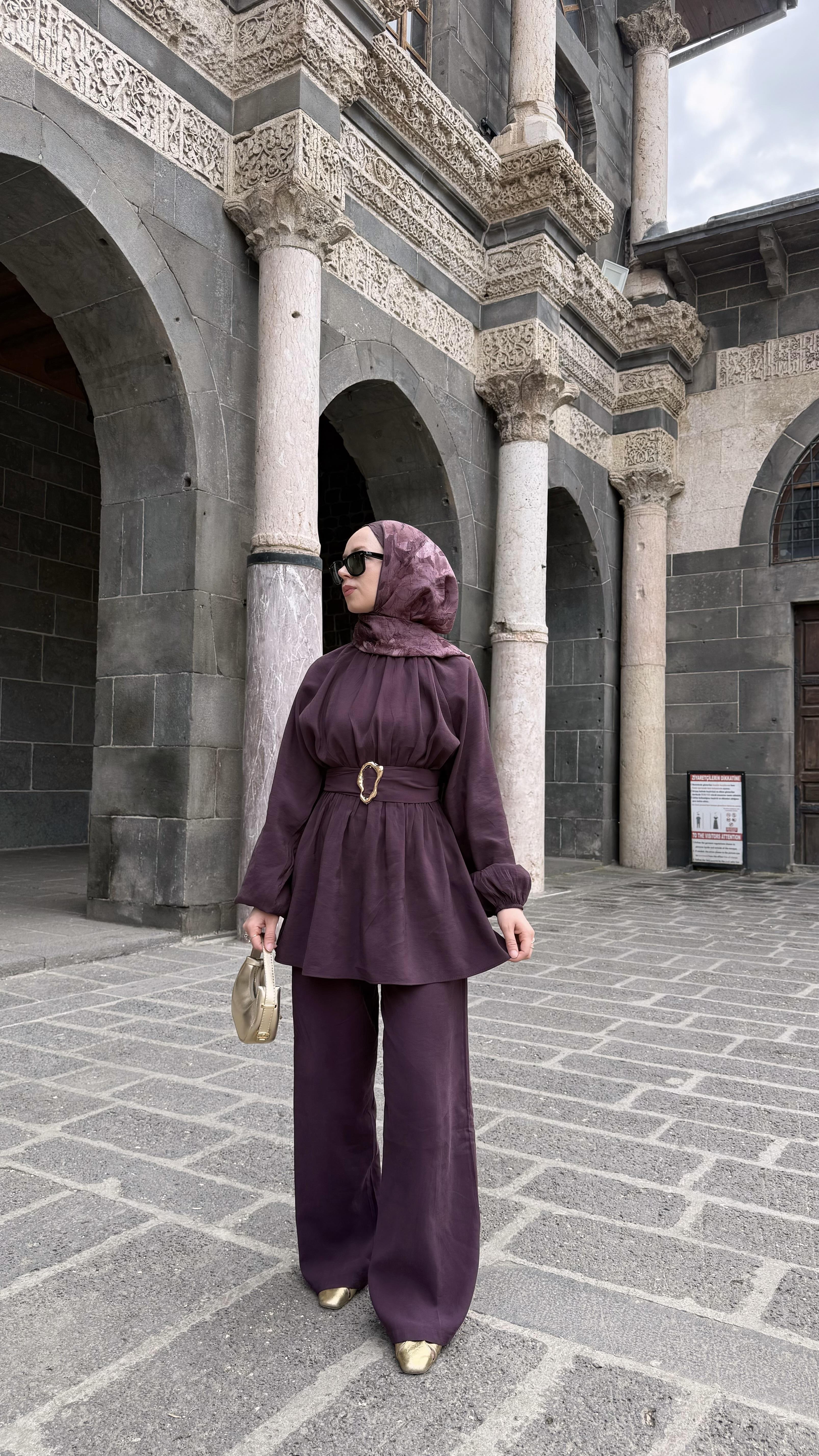 Mona Gold Tokalı Kemerli Mürdüm Modal Takım  