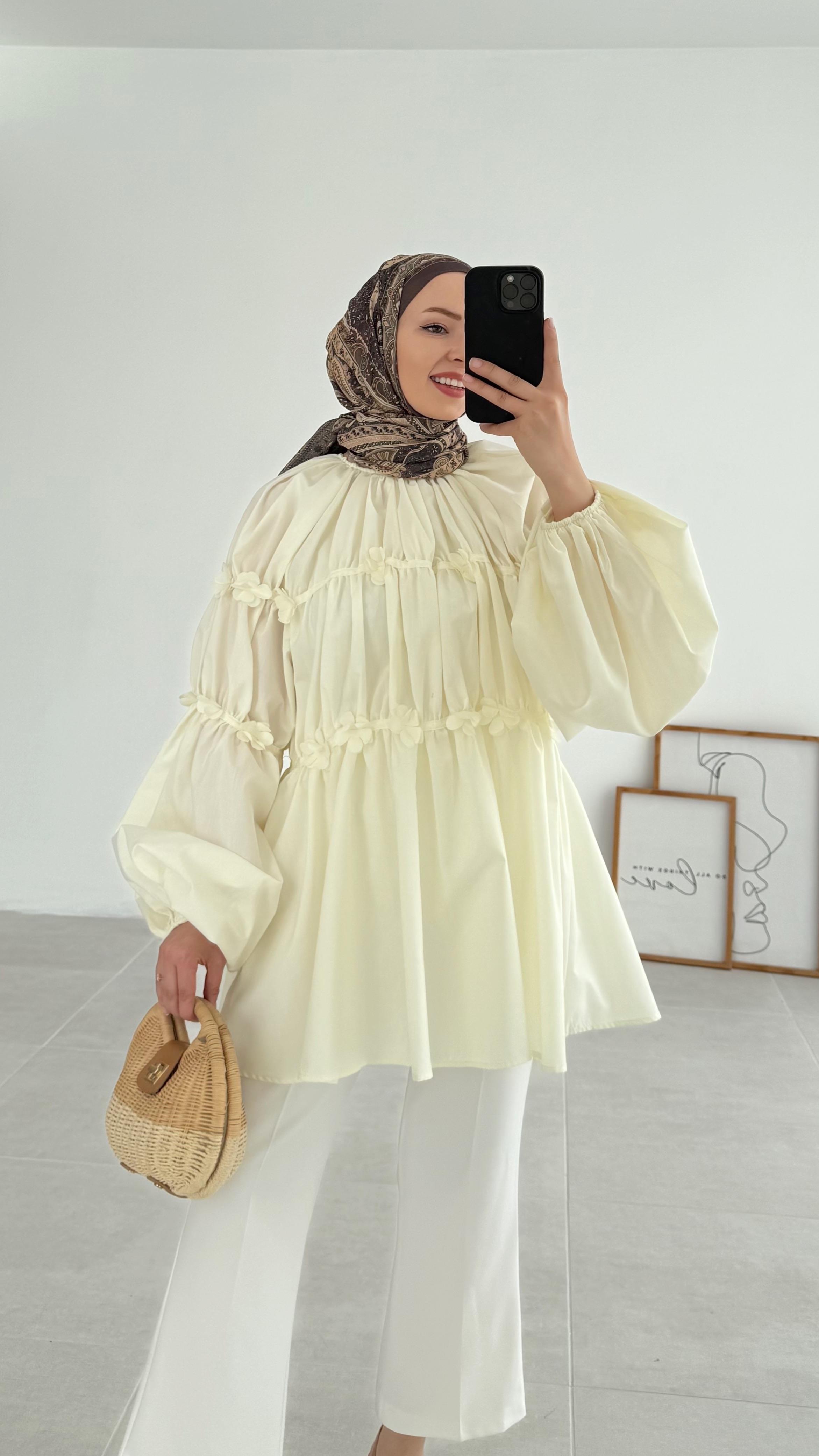 Reglan Minik Çiçek Detaylı Sarı Bluz 