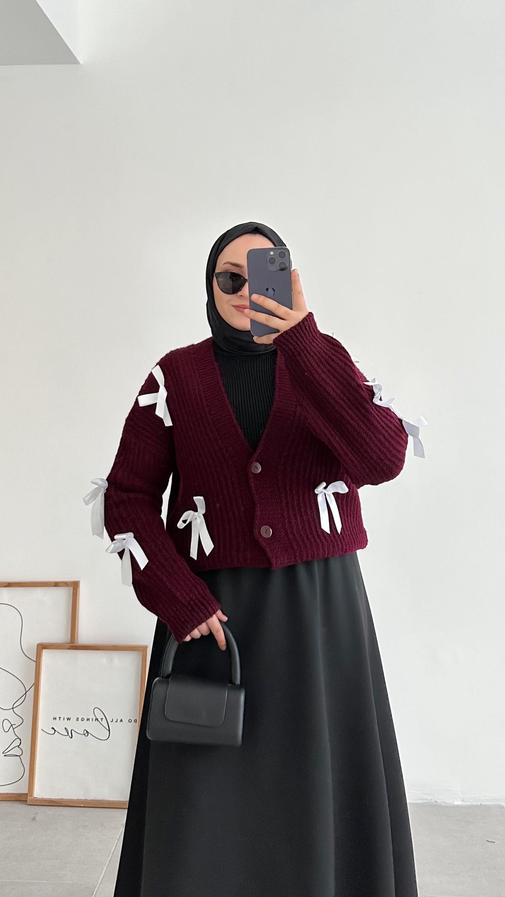 Renka Kurdele Detaylı Bordo Hırka