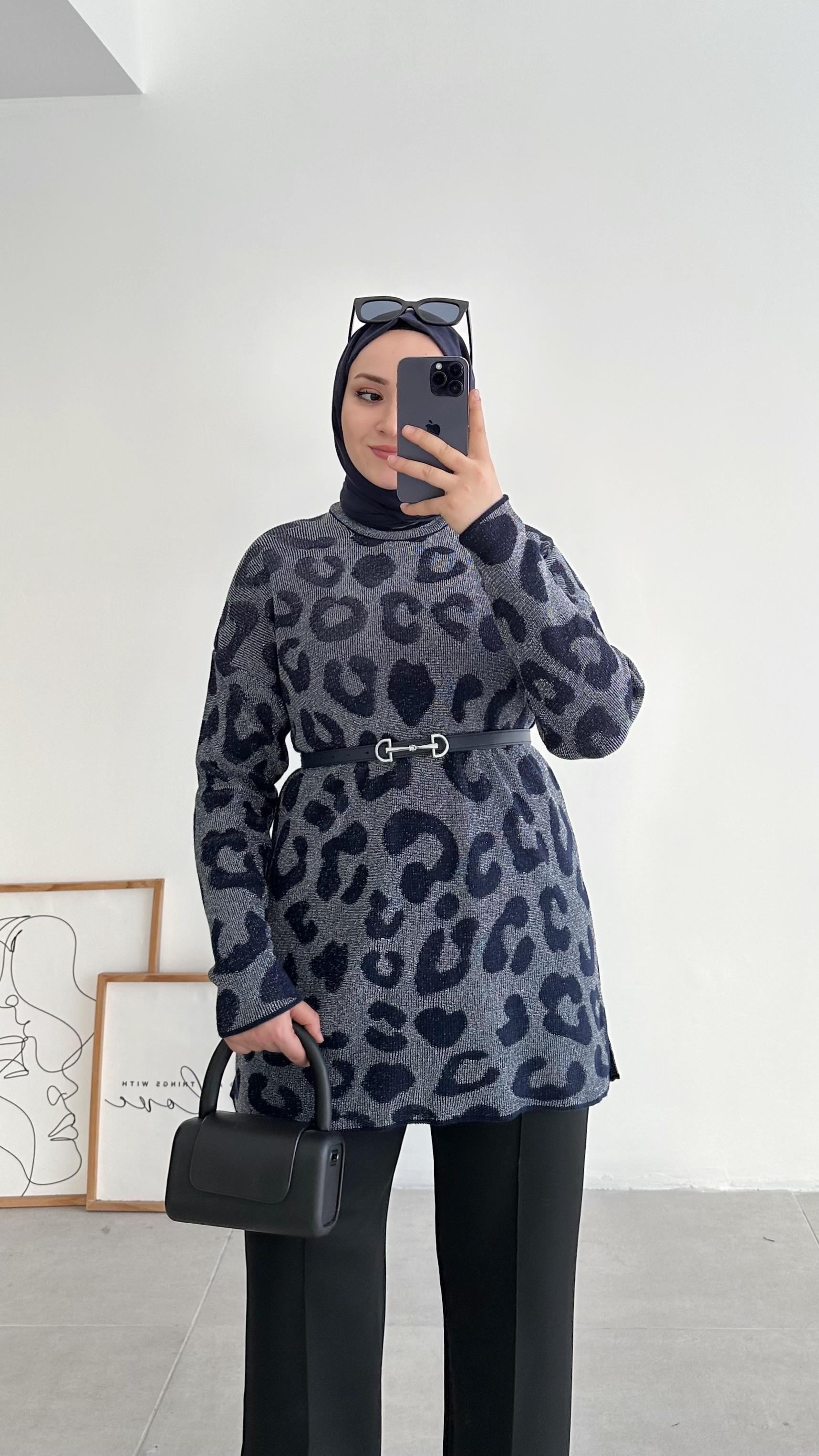 Saferi Simli Lacivert Triko Kazak