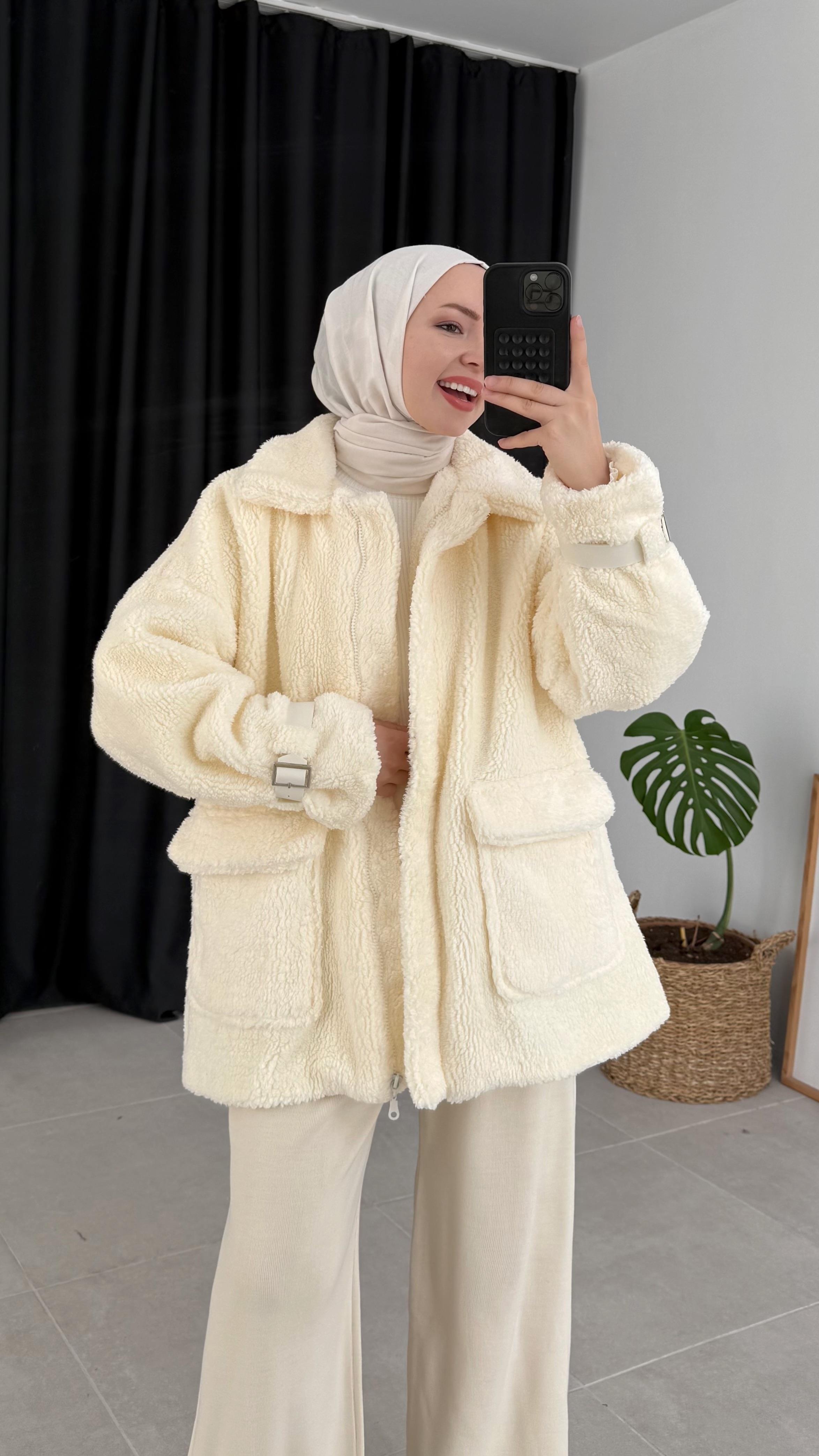 Star Önü Fermuarlı Ekru Peluş Mont 